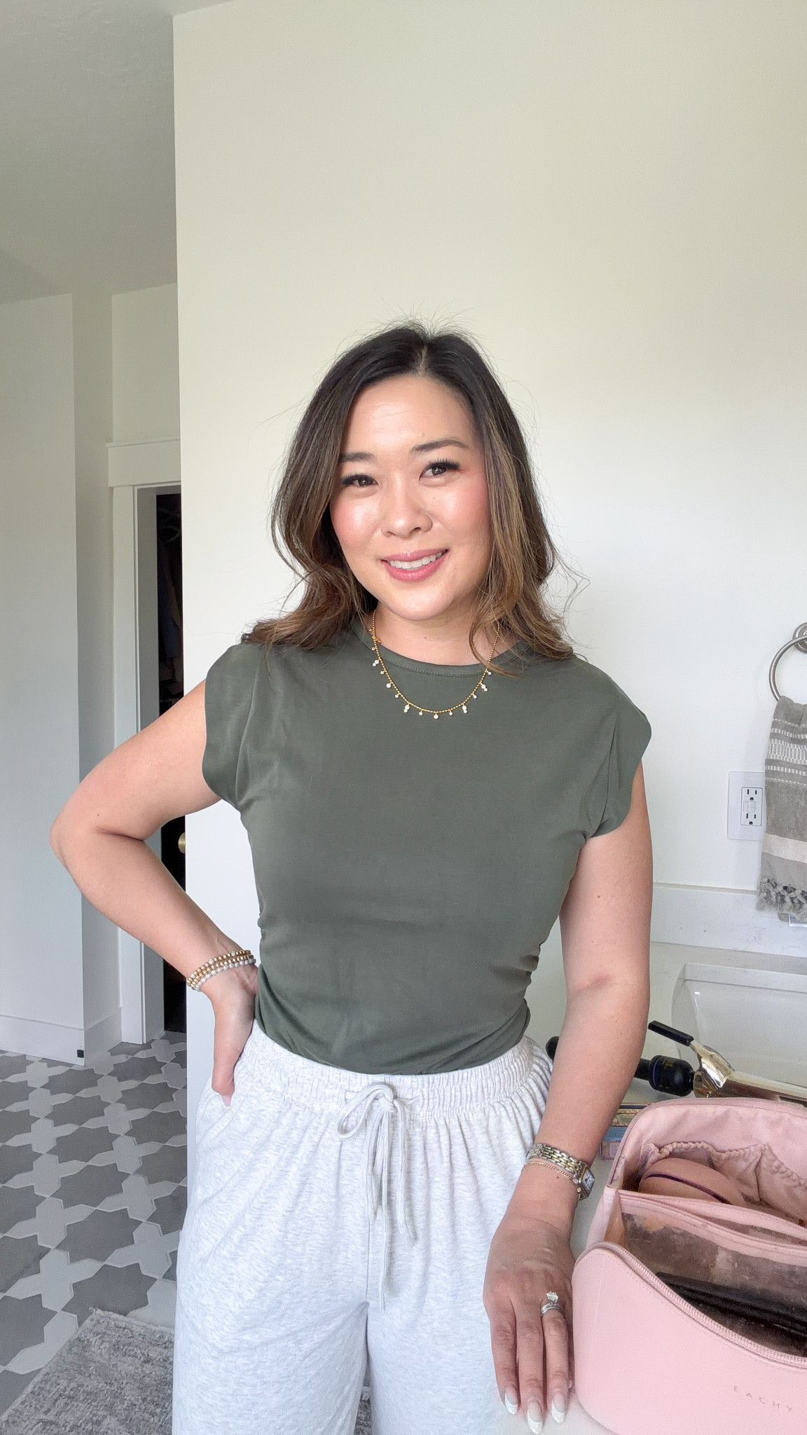 Shirred Top: Medium
Baublebar Necklace 