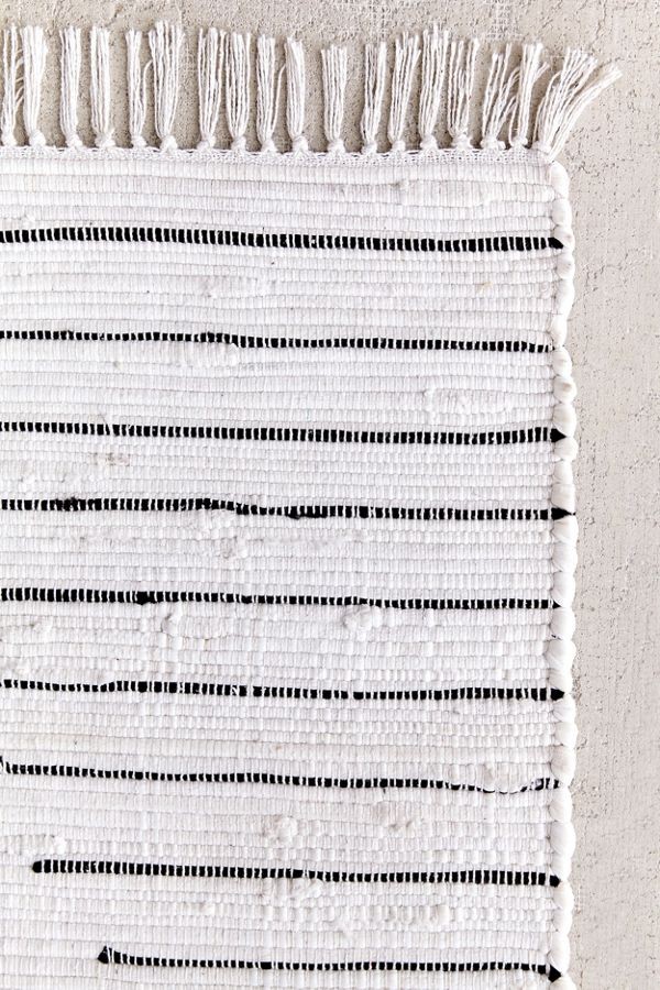 Wyatt Woven Rug | Urban Outfitters (US and RoW)