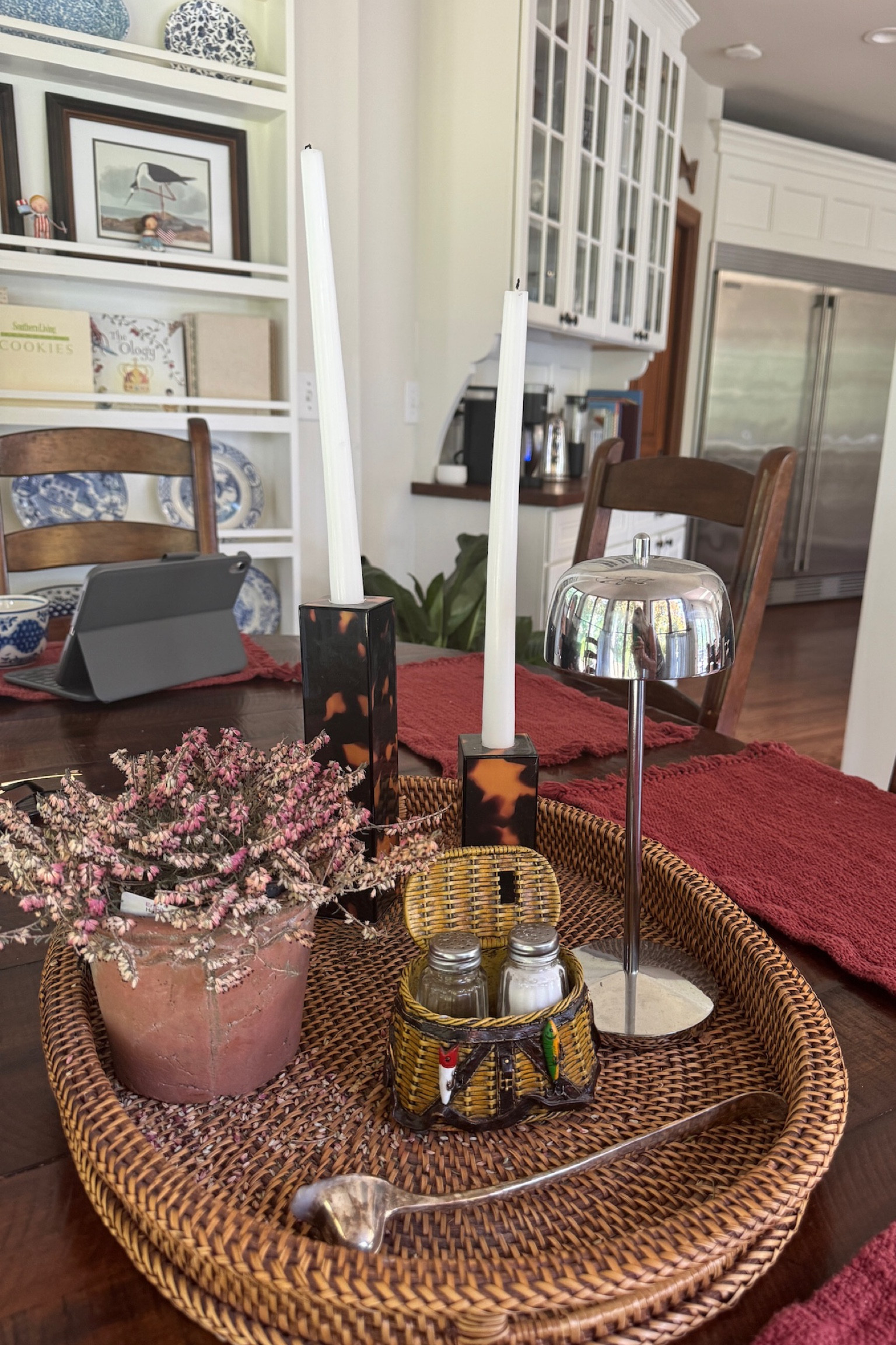 At the family table. The light is from Zafferano, but I’ve also linked a few similar ones on Amazon!

#tablelamp
#servingtray
#familydinner

#LTKHome #LTKFamily