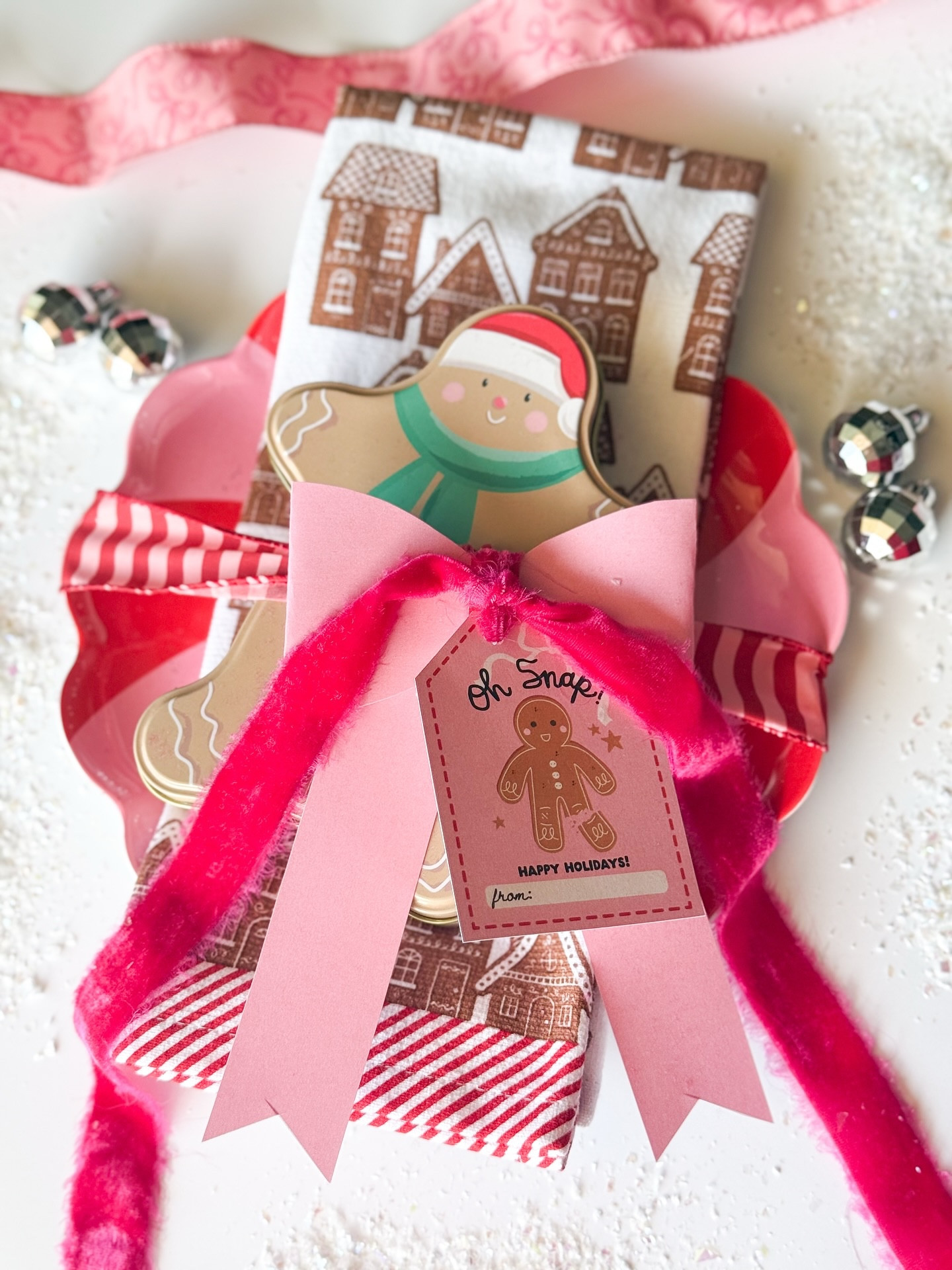 H o l i d a y G i f t i n g  just got SO much easier with @the.lettervee 

Drop a 🎀 in the comments to shop all my favorite printable's

#thelettervee #holidaygifting #giftwrap #giftwrappingideas

#LTKGiftGuide #LTKHoliday