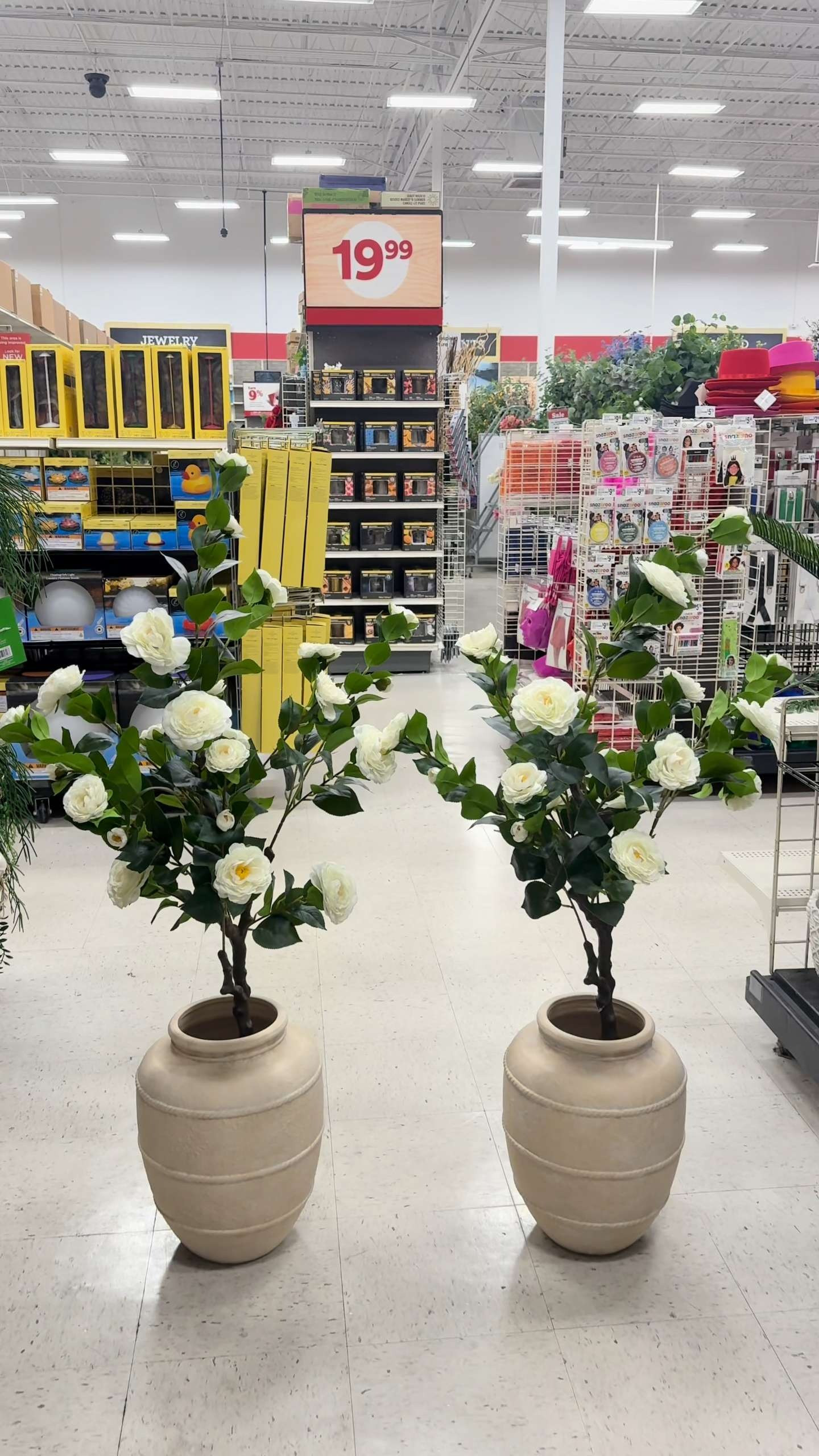 How beautiful are these faux florals paired with this gorgeous vase/planter! Both are currently 50% off!

spring decor, front porch, faux florals, spring front porch inspo, affordable planters, oversized vase, designer inspired home finds 

 #LTKSeasonal #LTKHome #LTKSaleAlert