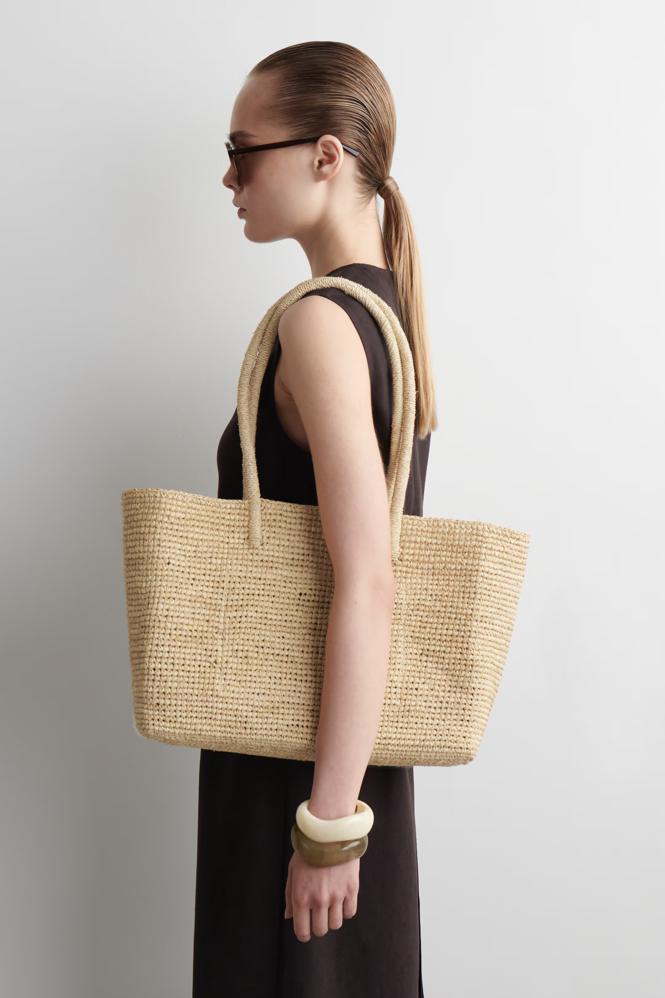 HAND-WOVEN TOTE BAG - RAFFIA - BEIGE - Ladies | H&M GB | H&M (UK, MY, IN, SG, PH, TW, HK)