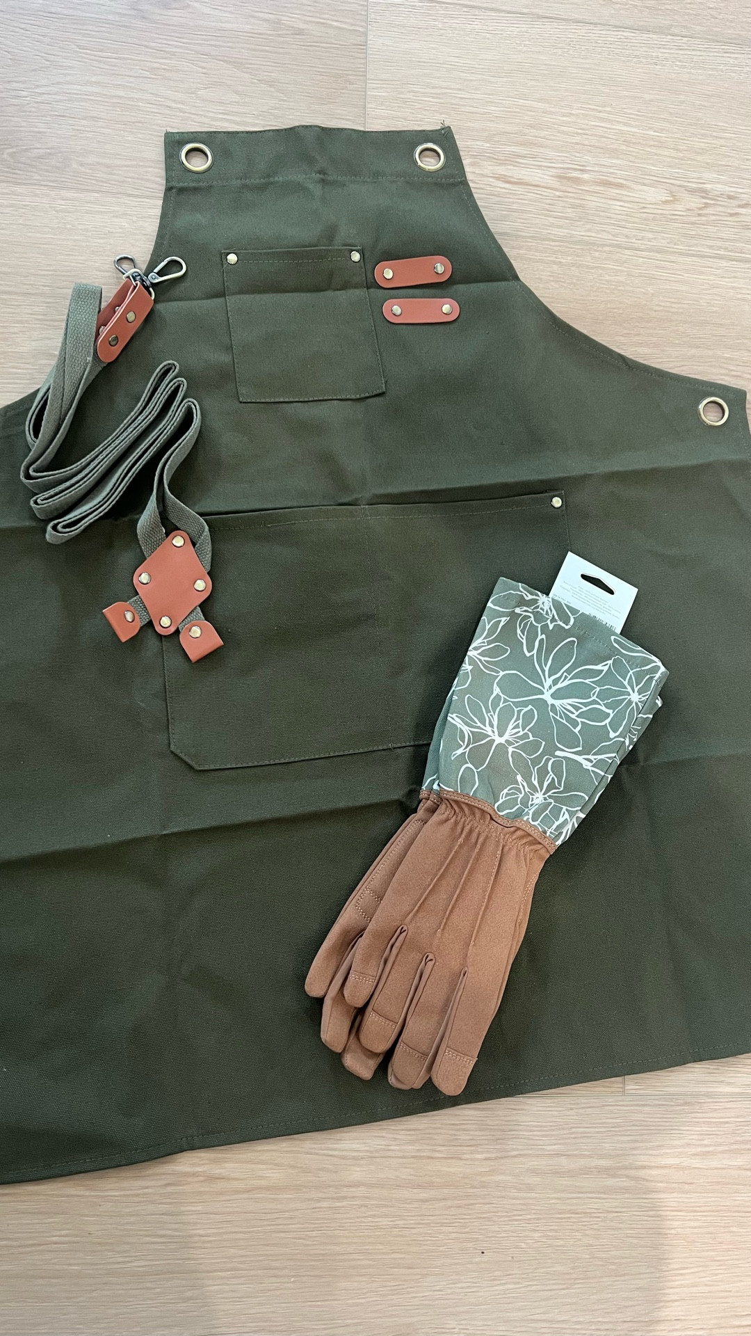 El outfit perfecto para tu jardinería 🥰
#gardenbed #garden #flowers #homedecor #gardengear #gardenideas

#LTKmorningroutine #LTKSeasonal #LTKmomlife