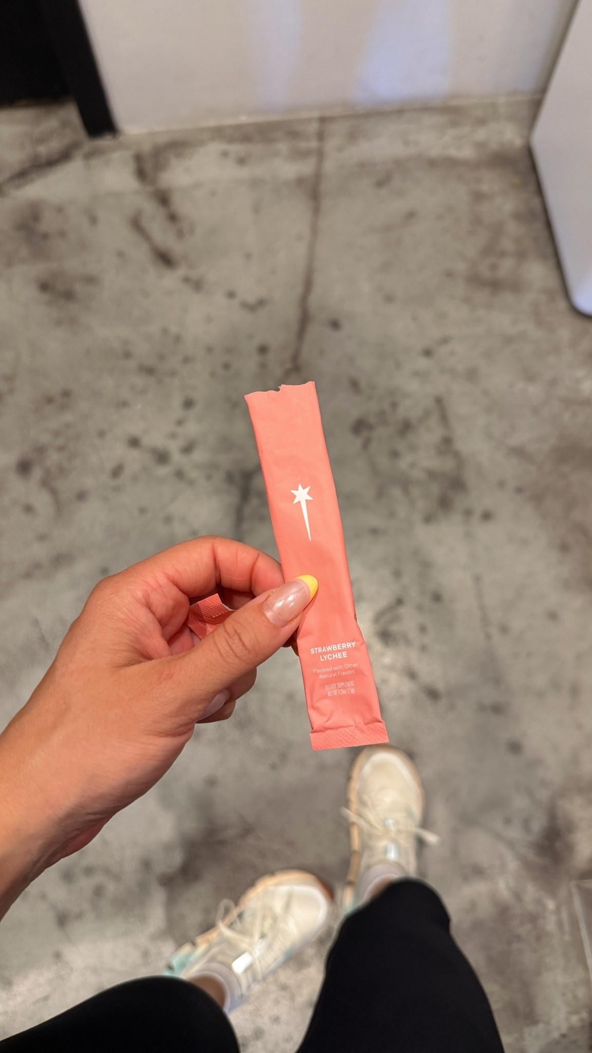 in my gym bag always!! #ad k2o by kylie jenner - yummiest electrolyte packet with hyaluronic acid, + collage peptides for skin benefits too 💗💗 discovered these in April & have been having one every day since !! you can shop at @iherb and use my code CHLOE25 for 25% off $60+ new customers and 20% off $60+ for returning xx also fast + free shipping to the US over $30 #iherb