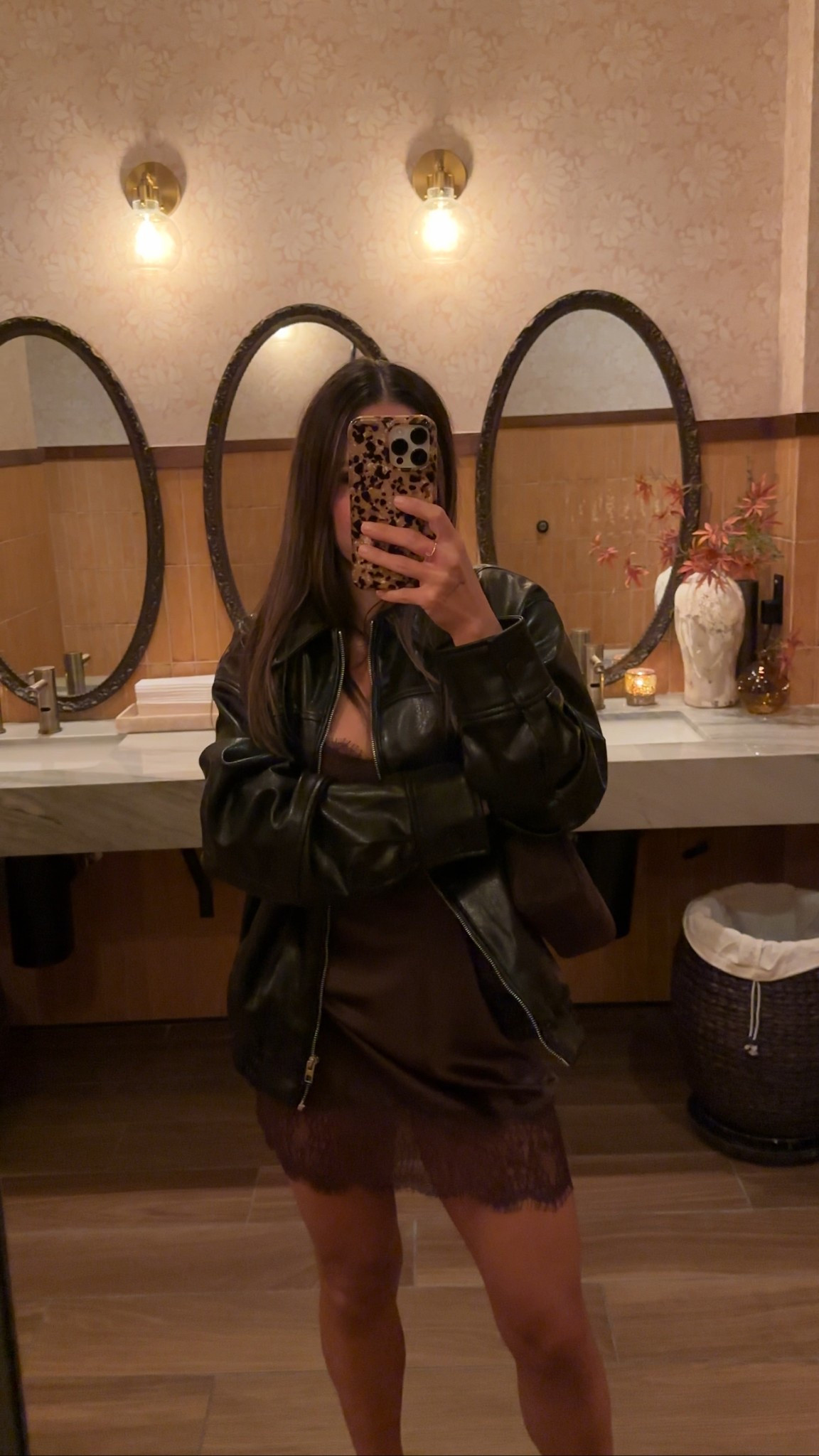 Oversized leather jacket under $100


#LTKSeasonal