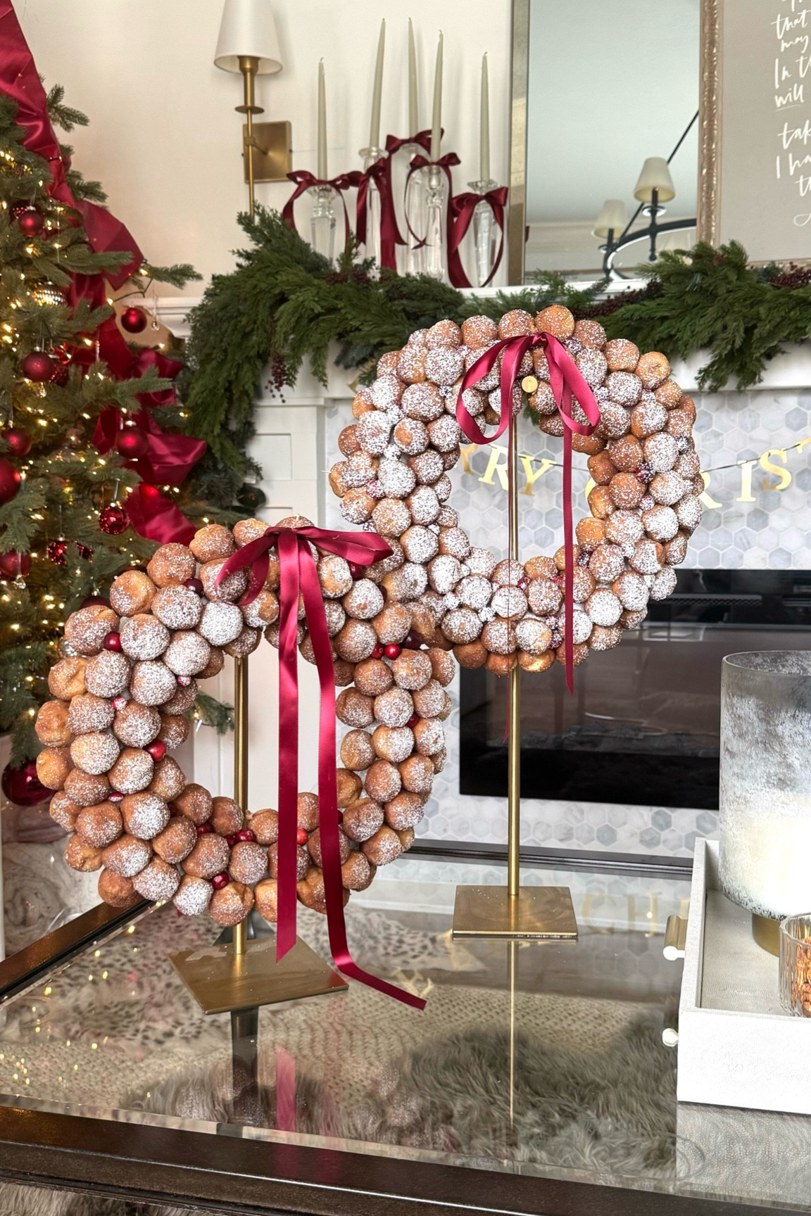 DIY Donut Hole Wreath 🤍🤍 

Fun DIY project for your Christmas party this year! 

Important Tips: 
-Use flat head toothpicks 
-Fill in gaps with cranberries using a toothpick or any other small berries or candies
-Use cake like donuts only! 



#LTKHoliday #LTKVideo #LTKParties
