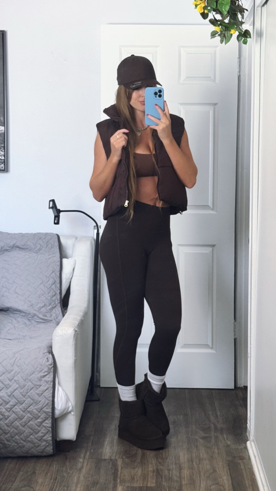 Choclate Brown Gym Fit 🤎 with warmer months ahead, I know we’re all looking forward to cute classic matching fits to wear. Obsessed with this color, I know ya’ll are gonna be too 🥰❤️🥰❤️

#LTKActive #LTKItBag #LTKFitness
