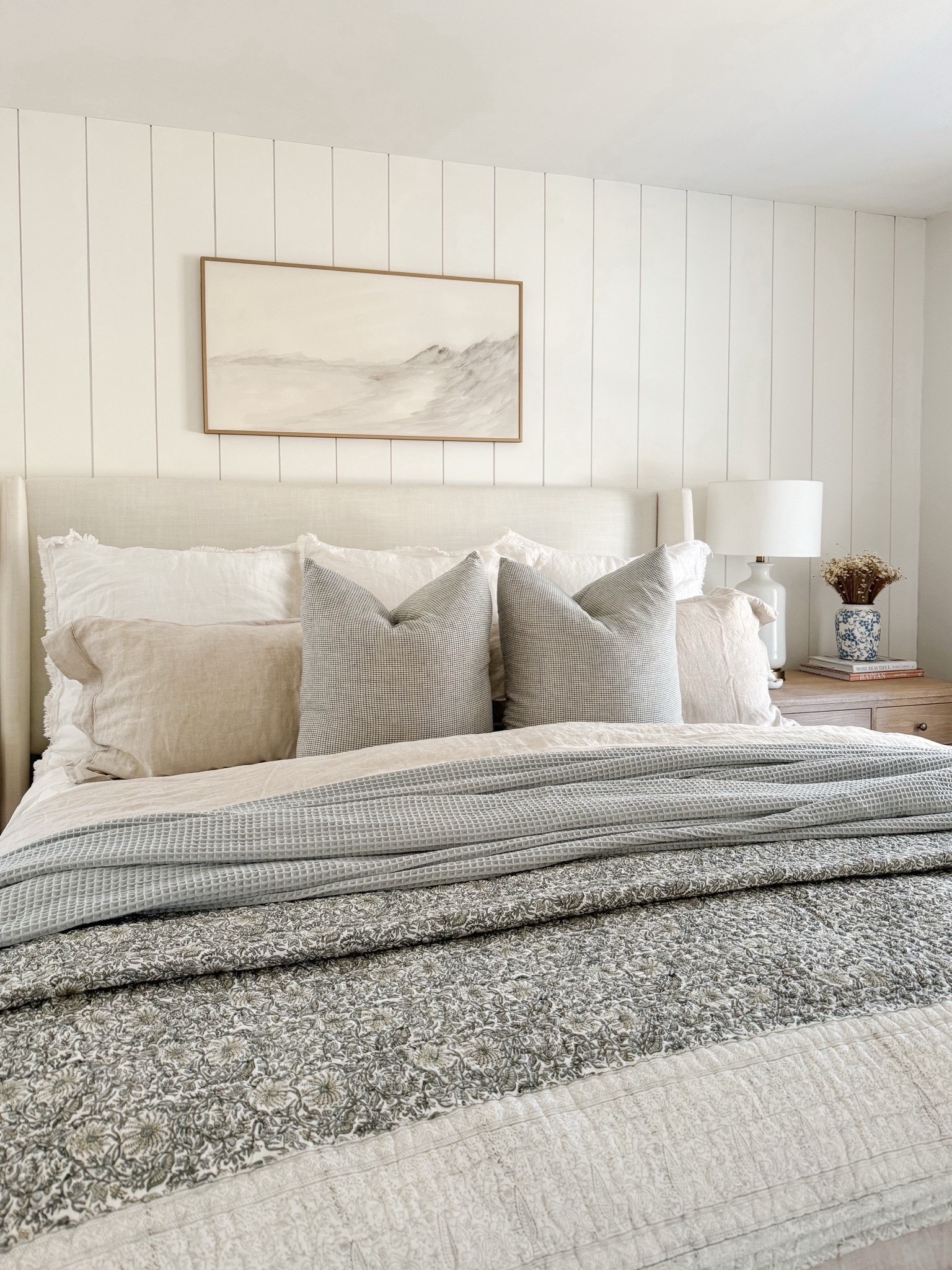 One of the most loved bedding looks from last spring—and it’s still a go-to combo in our house! 🤍☁️ I absolutely love this floral print quilt, as well as this waffle knit bed blanket (which is currently on sale!) Linking all of these bedroom finds here.

#LTKHome #LTKSaleAlert