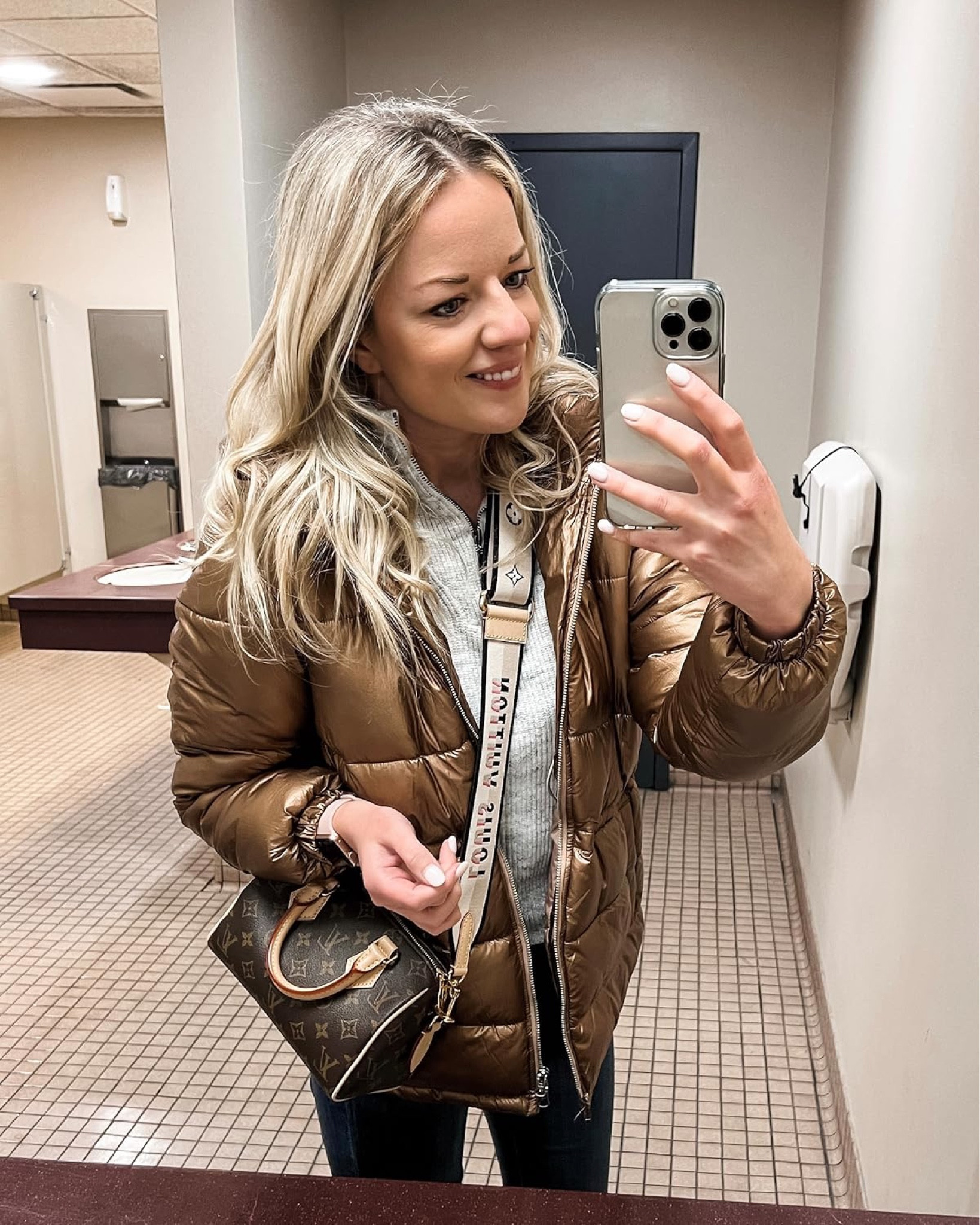 Here's a cute outfit that’s perfect for casual days. Comfy, chic and totally on trend! 


casual chic, comfy style, effortless outfits, cozy fashion, laid-back look, stylish layers, casual wear, versatile pieces, everyday chic, seasonal style, cozy essentials, chic comfort, warm outfits, comfy and cool, fashion basics, relaxed style

#LTKU #LTKSeasonal #LTKStyleTip