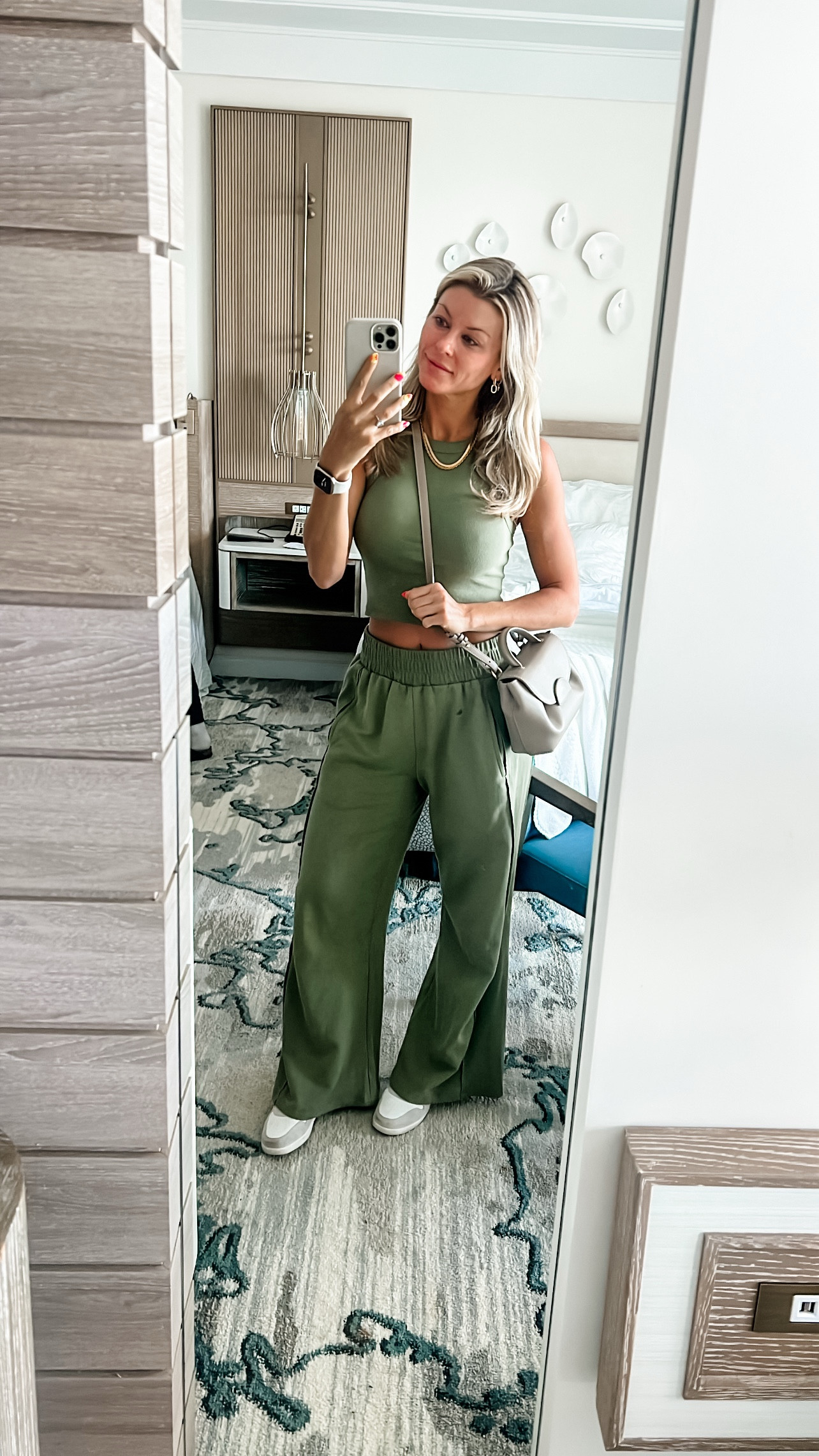 Wearing size smalll

#LTKActive #LTKTravel #LTKSeasonal