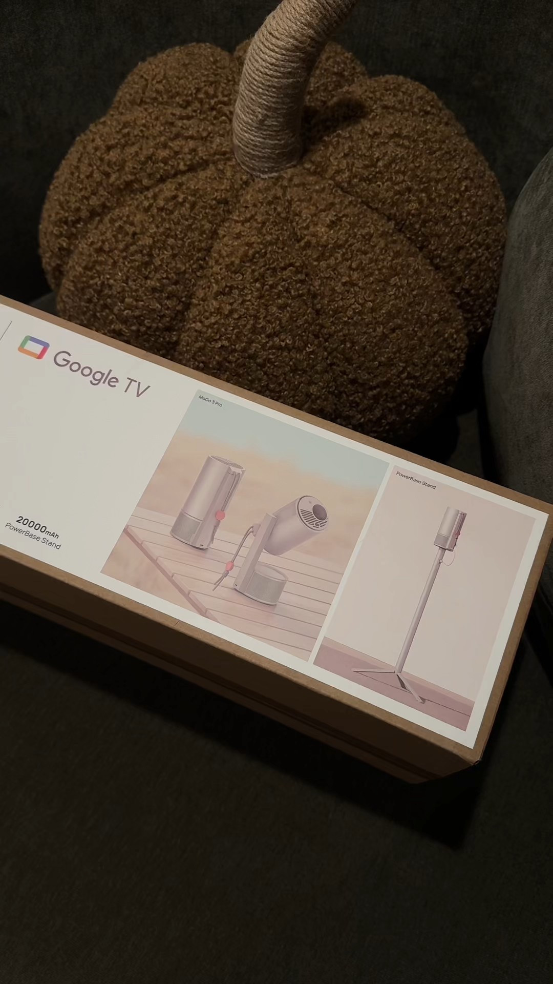 My new favorite purchase atm + love how this projector is portable too! 

#fyp #unboxing #projector #techtok #xgimi #googletv #room #RoomTour #aestheticroom