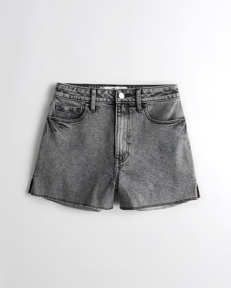 Curvy Ultra High-Rise Grey Wash Vintage Relaxed Denim Mom Short | Hollister (US)
