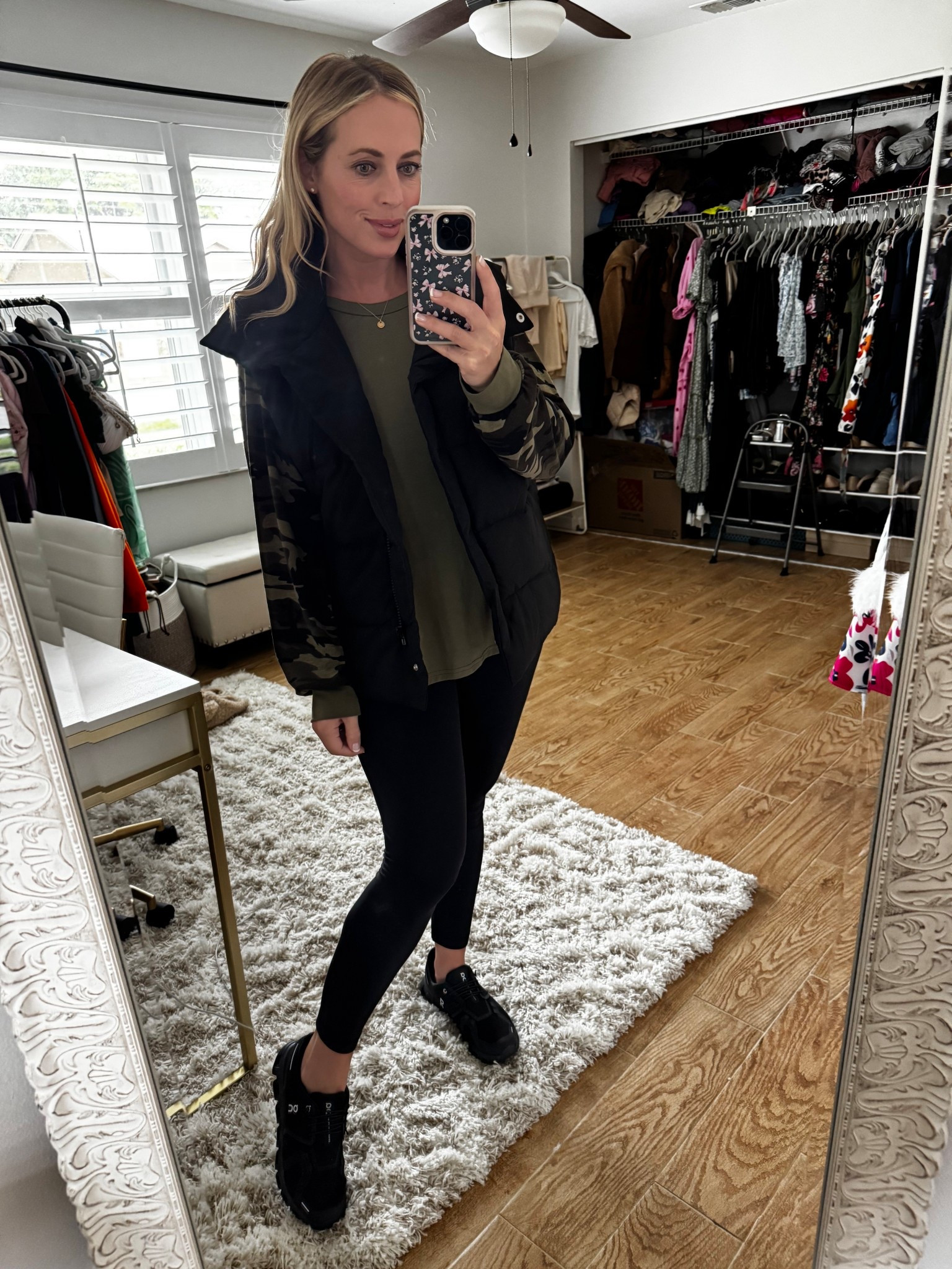 Puffer vest 

#LTKMidsize #LTKSeasonal #LTKootd