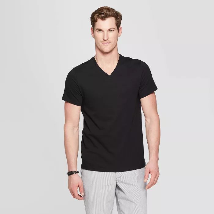 Men's Standard Fit Short Sleeve Lyndale V-Neck T-Shirt - Goodfellow & Co™ | Target