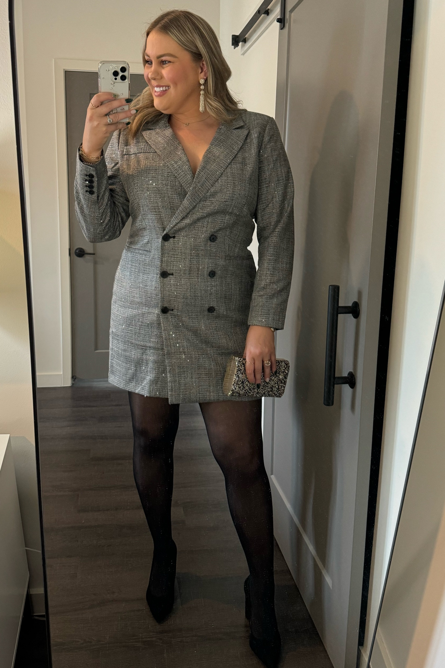 Holiday outfit inspiration. 
Plaid blazer dress (50% off)
Black suede pumps
Tassel earrings 


#LTKSeasonal #LTKHoliday #LTKmidsize