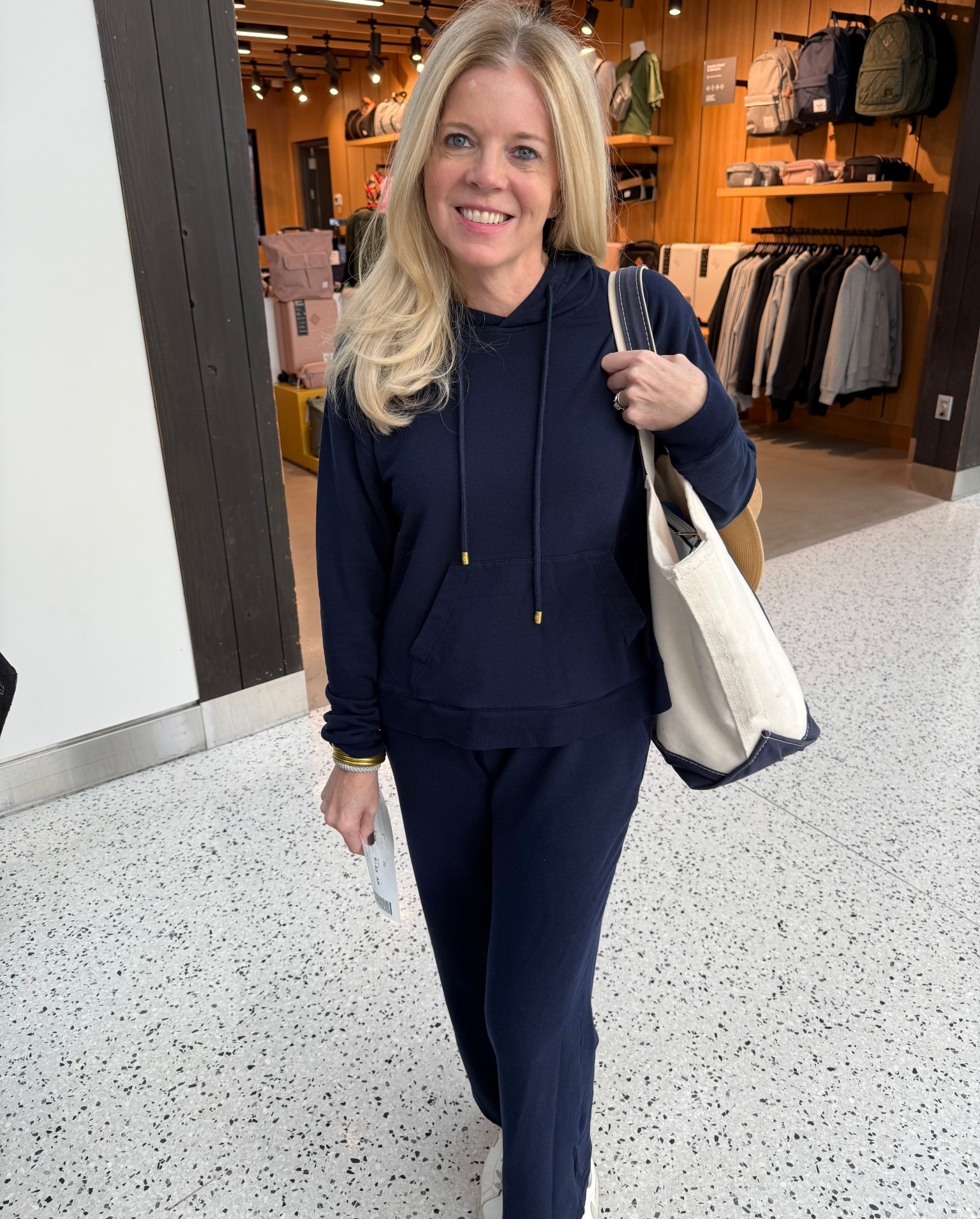 Love this chic and soft set💙Perfect travel outfit to head to Florida for Thanksgiving break!

#LTKHoliday #LTKootd #LTKOver40