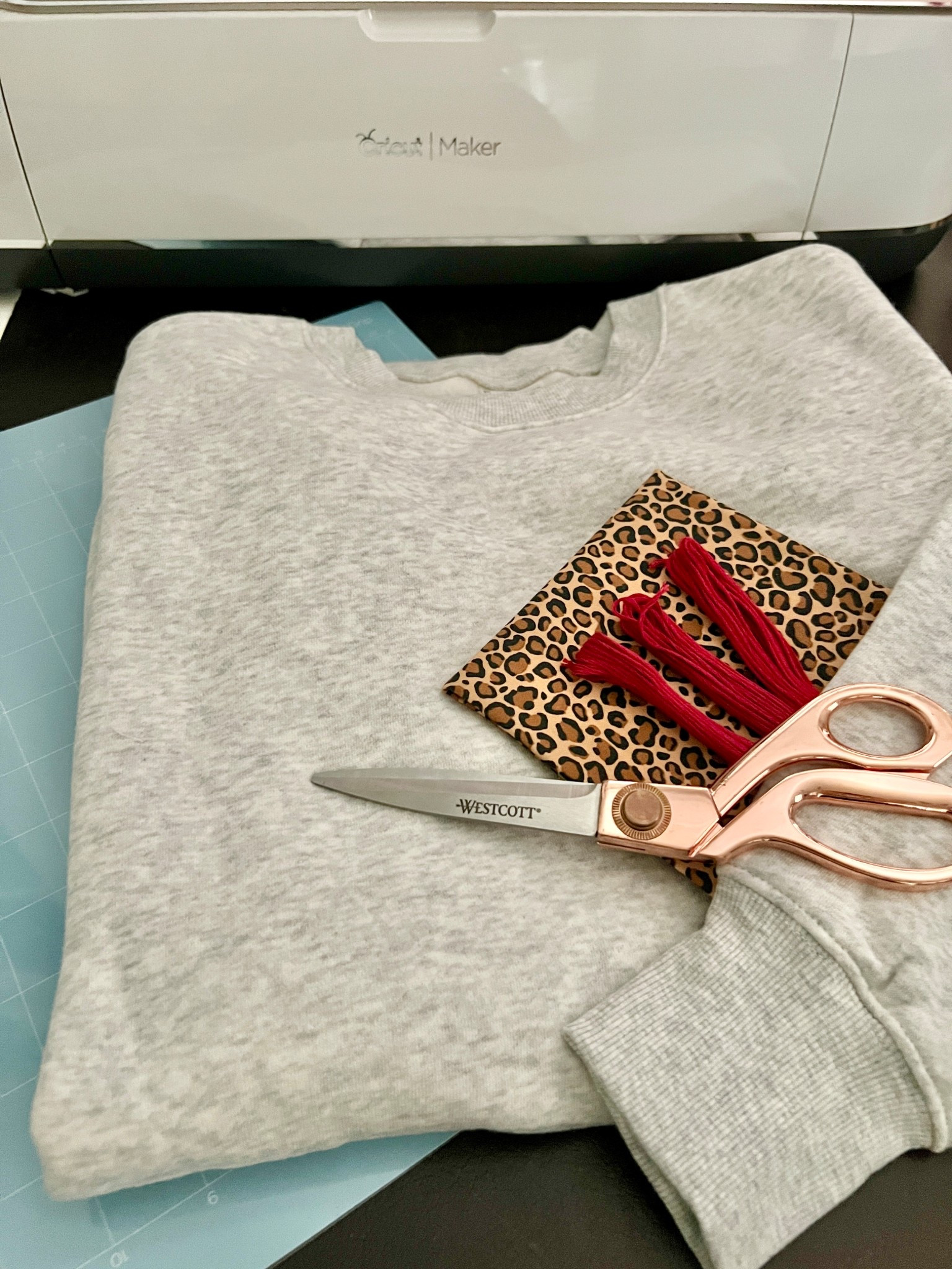 DIY sweatshirts and crafting with my daughter are two of my favorite things to do! Can’t wait to show you how they turn out!

#BellaGreyDesigns
#DIY
#craftday
#qualitytime
#DIYsweatshirt
#cricut
#Walmart
