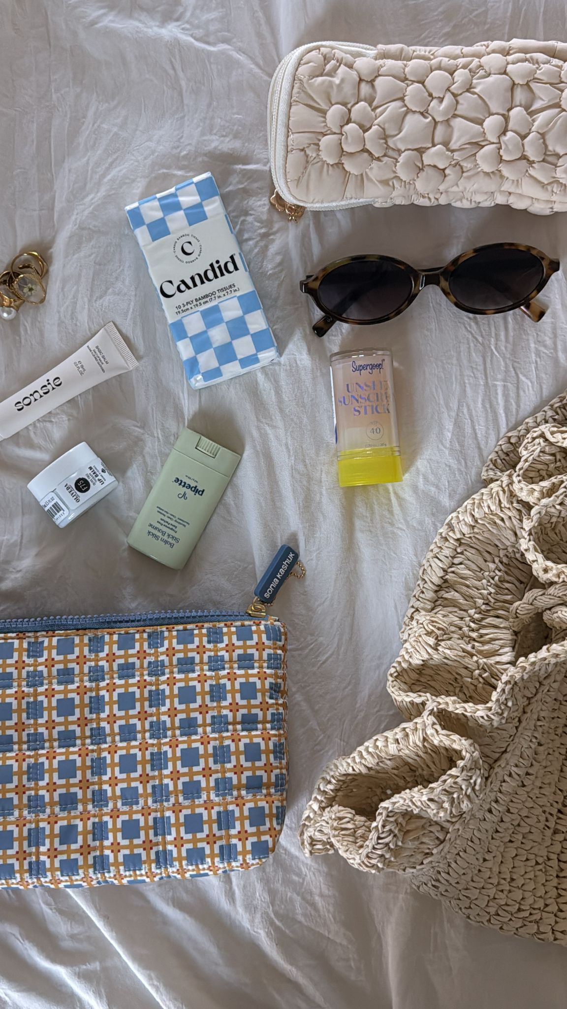 Some of my go to’s for this summer that I will always have in my bag 🤍🤍 

 