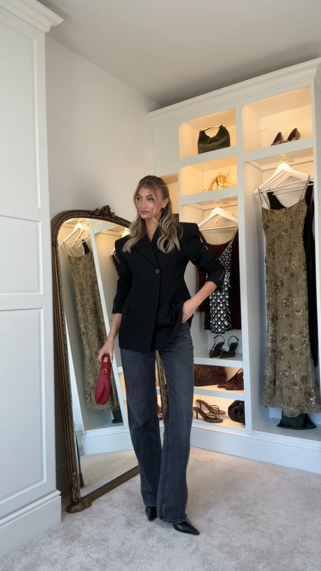 Zara blazer 🖤 Let me know if you want links to other pieces! 