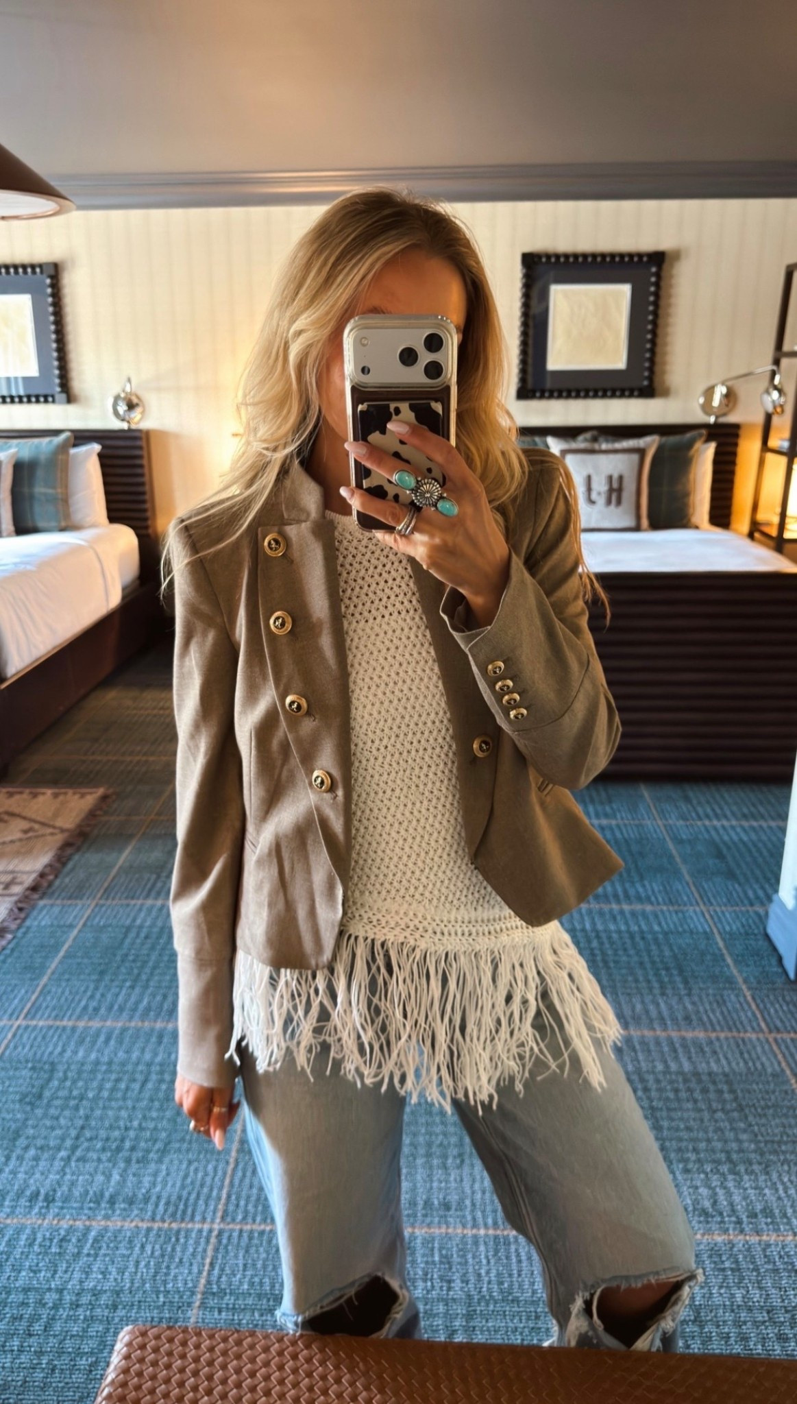 🤍 Zara fit 
Fringe top: S / TTS
BLAZER: S / TTS 