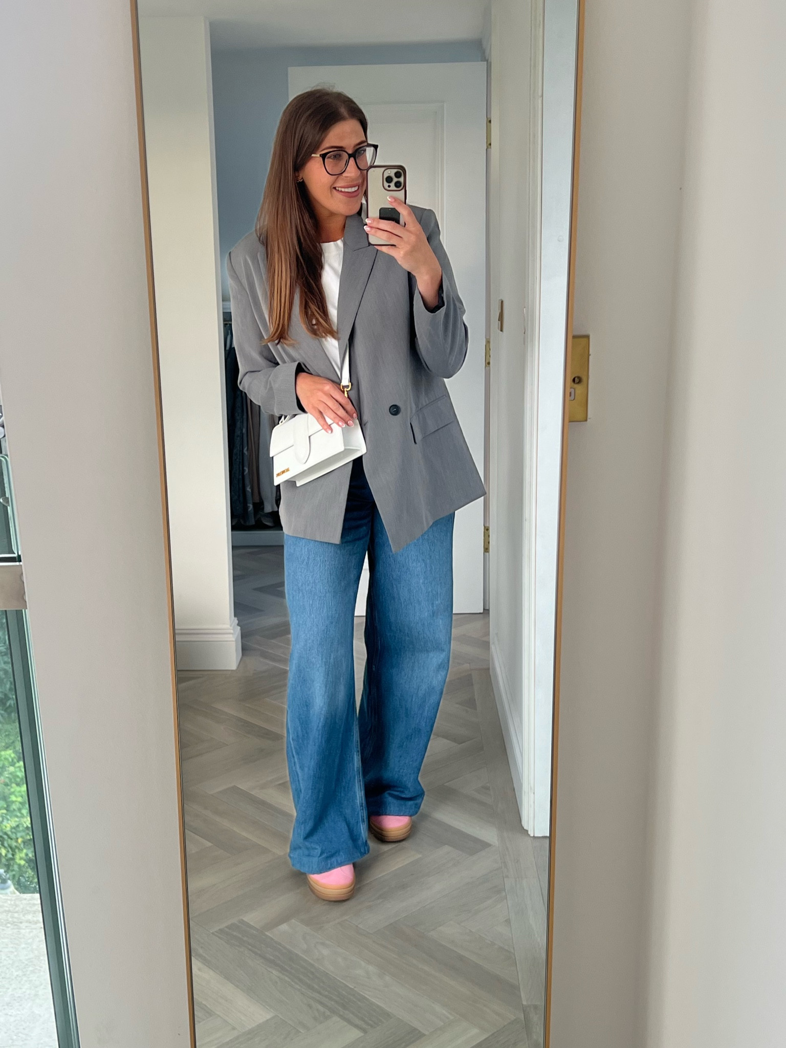 Oversized blazer - Zara 
T shirt - Arket
Bag - Jacquemus
Jeans - River Island 
Adidas Gazelle Bold Pink 

#LTKbag #LTKcurves #LTKuk