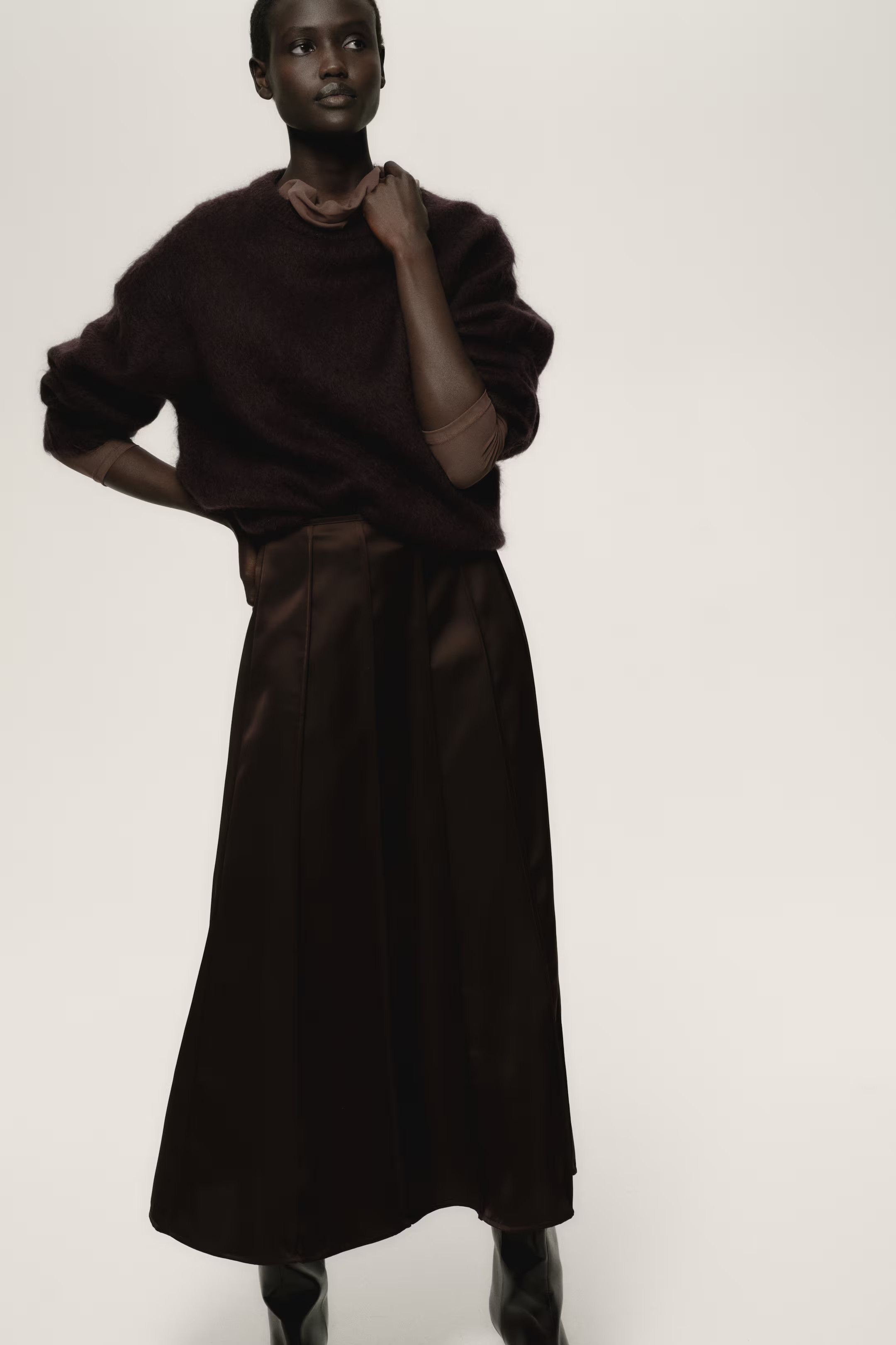 A-line satin skirt | H&M (UK, MY, IN, SG, PH, TW, HK)