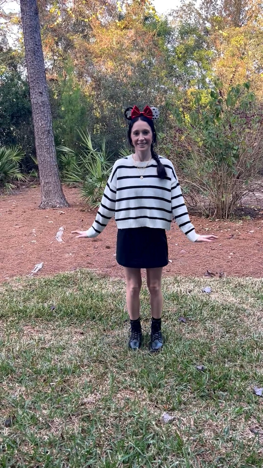 Disney outfit inspiration ♥️🤍🖤

#LTKTravel #LTKmomlife #LTKootd