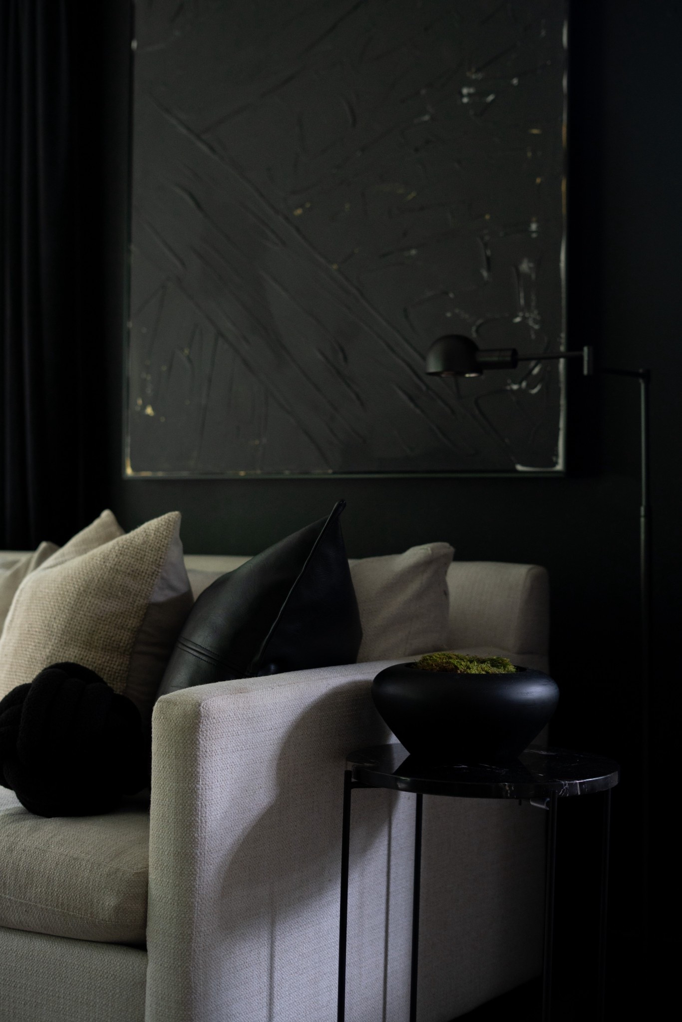 I’m constantly amazed at how a few thoughtful, affordable pieces can completely elevate a space. This summer coffee table styling is one of my favorites—proof that home decor doesn’t have to break the bank to feel designer. I layered a simple ceramic vase with fresh greenery, a sculptural stone sphere, and a luxe-looking candle for a chic, modern look. The book stack adds that curated interior design vibe, while the clear acrylic book stand feels so stylish and unexpected. If you’re decorating on a budget but still crave high-end style, this is your sign—it’s totally possible to create a dream home for less!


#LTKFindsUnder100 #LTKHome #LTKStyleTip