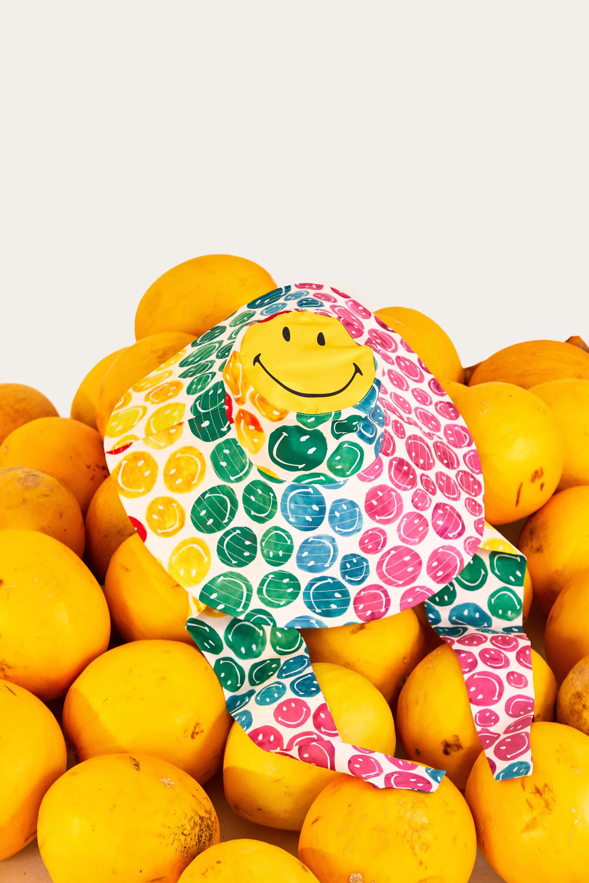 Chapéu Smiley Rainbow | Farm Rio (BR)