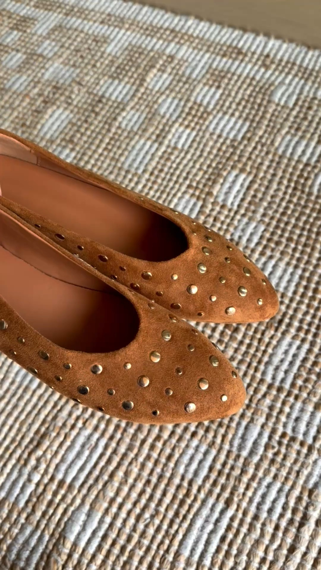 New flats from Amazon! These look and feel so expensive! 

#LTKootd #LTKgrwm #LTKmomlife