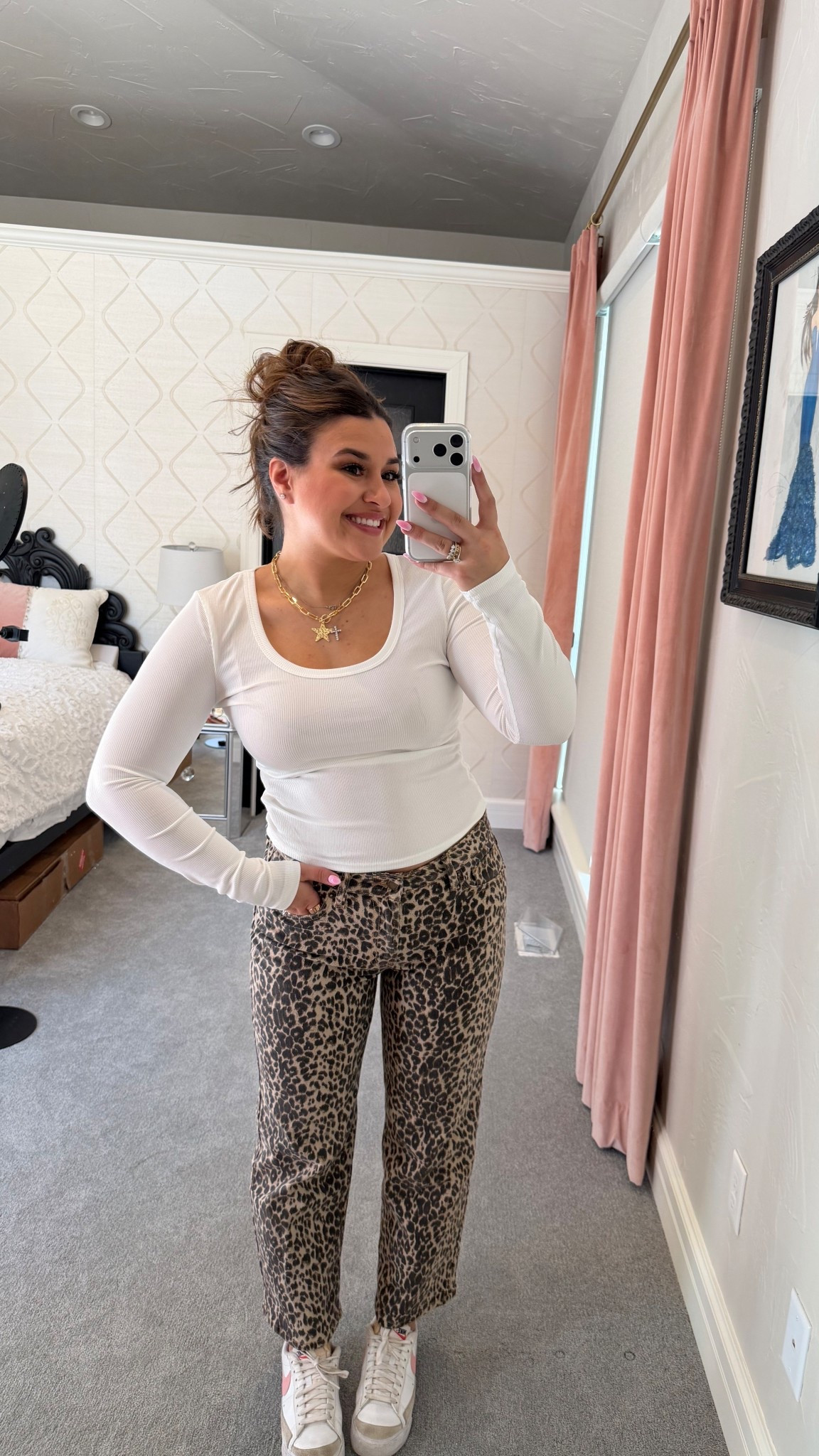 #PinterestOutfit
#RecreatePinterest
#OutfitsForYour20s
#NeutralOutfits
#FallOutfitInspo


#LTKdayinmylife #LTKFindsUnder50 #LTKSeasonal