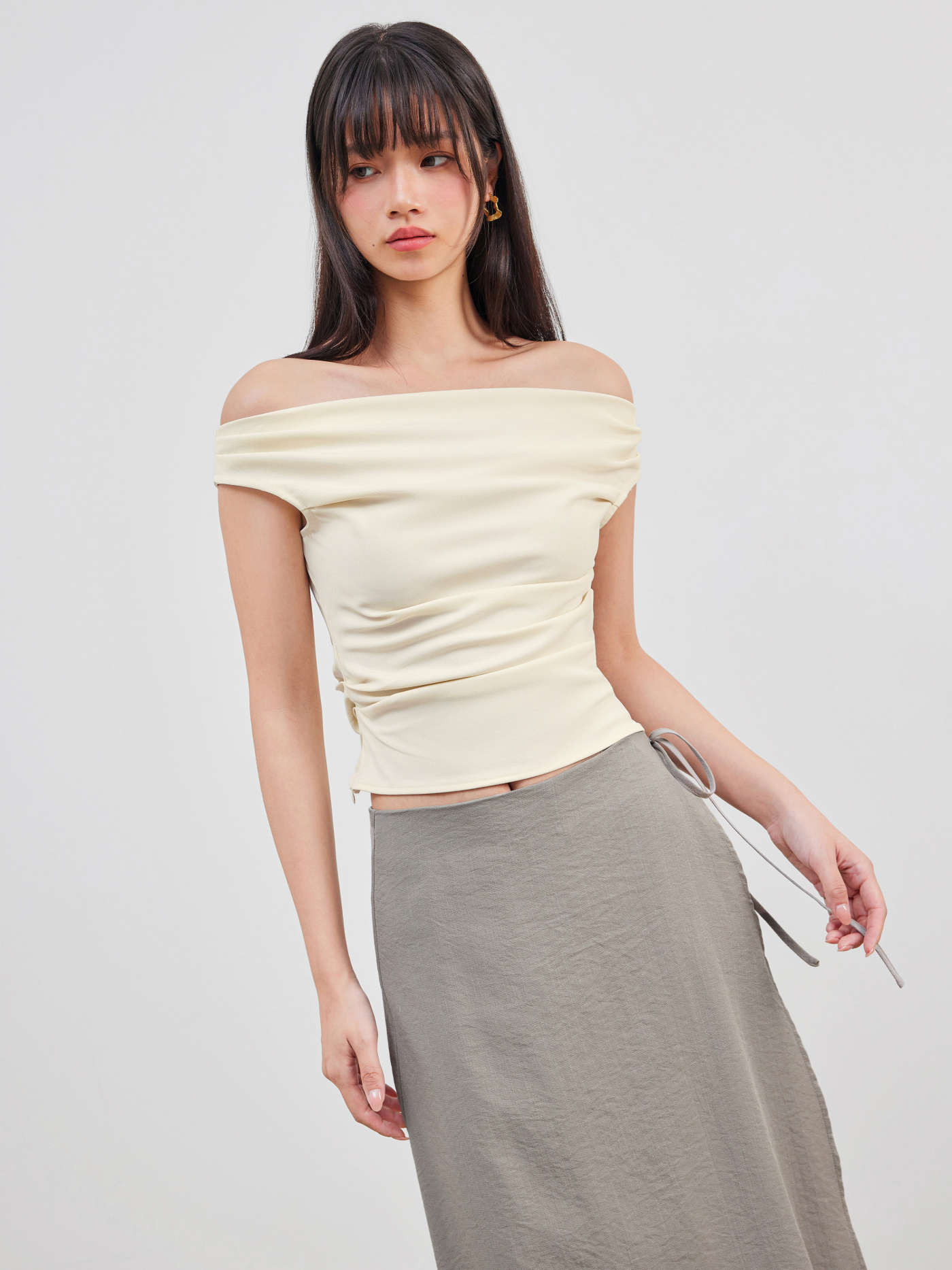 Off-shoulder Ruched Top CHF 26.00HotRecycled | Cider
