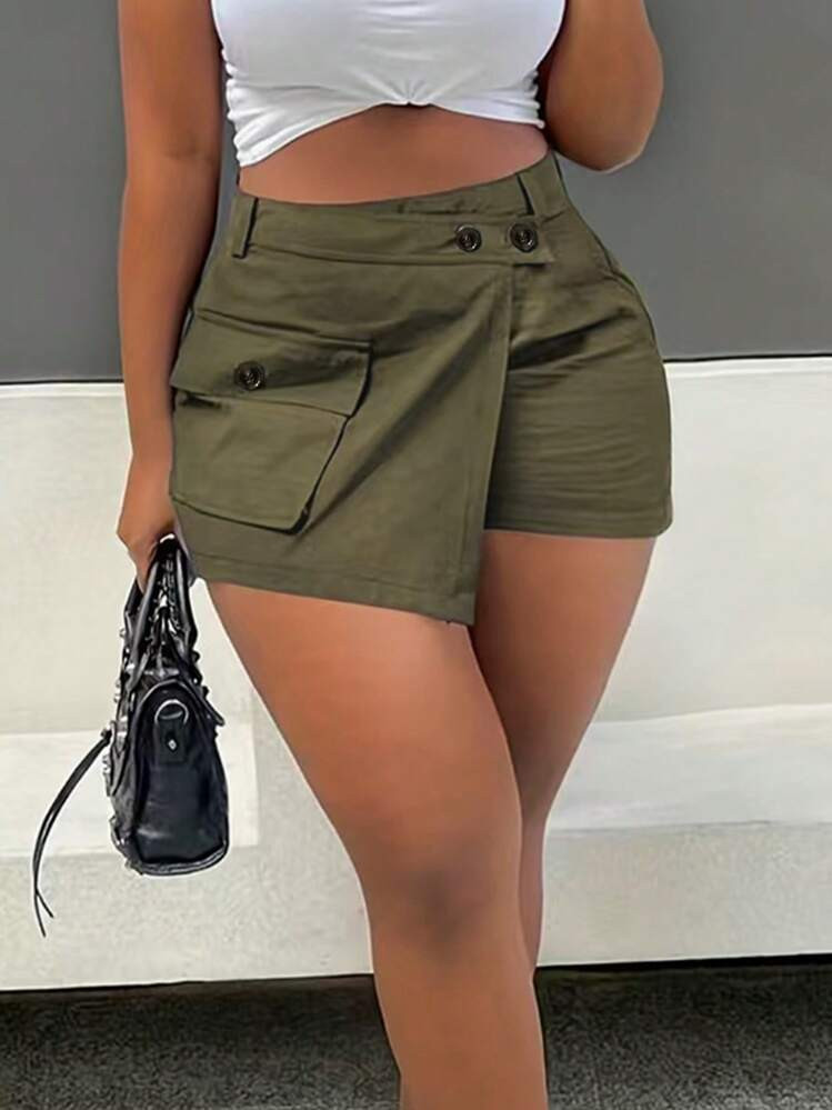 Slaydiva Plus Size Solid Color Flap Pocket Shorts | SHEIN