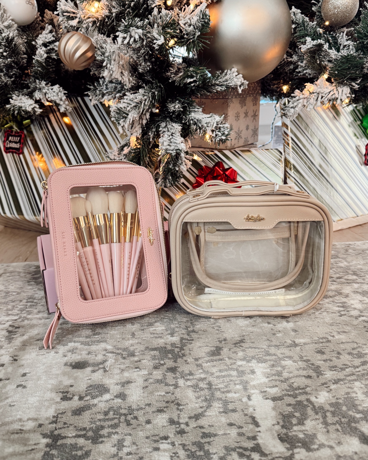 This would make the cutest gift for her!!!🩷🤍💕 these makeup brushes come with a gorgeous pink bag and are such good quality! + they are labeled if you need assistance knowing what each brush is for. I also got the travel toiletry case that comes in a bunch of colors🤎

Gift guide, gift for mom, gift for daughter, gift for sister, gift for friend, makeup lover, makeup brushes, gift for the makeup lover, girly girl

#LTKGiftGuide #LTKHoliday #LTKBeauty