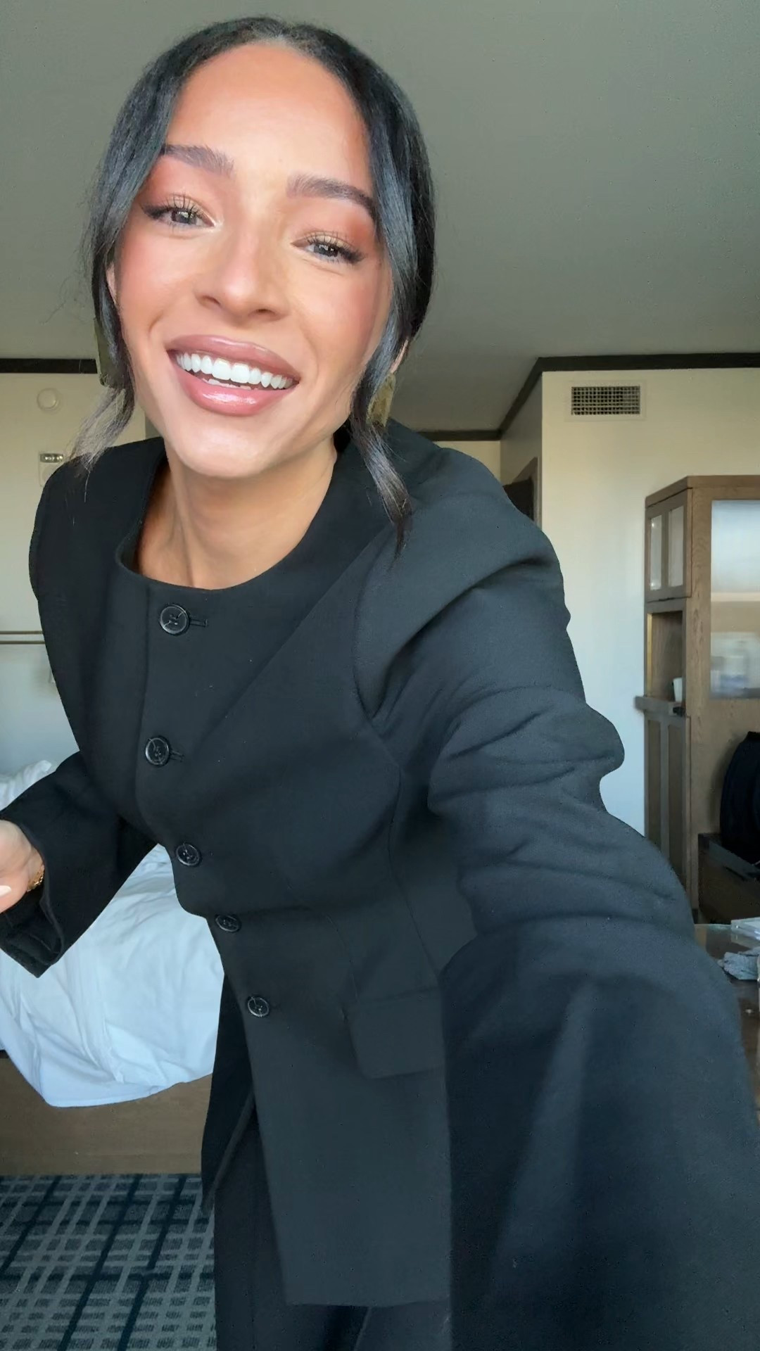 So nervous for today’s panel at LTKCon! But love how the outfit turned out and a good outfit is always a confidence boost 👏🏽 sized up to a 6 in blazer and 4 in capris for the bump!

#LTKWorkwear #LTKCon #LTKStyleTip