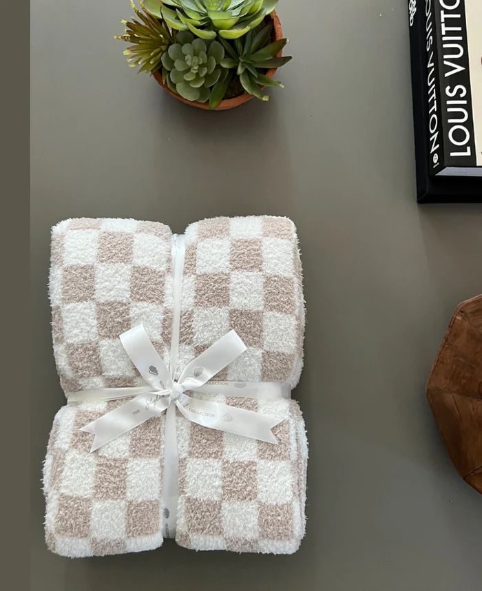 Checkered Buttery Blanket | The Styled Collection