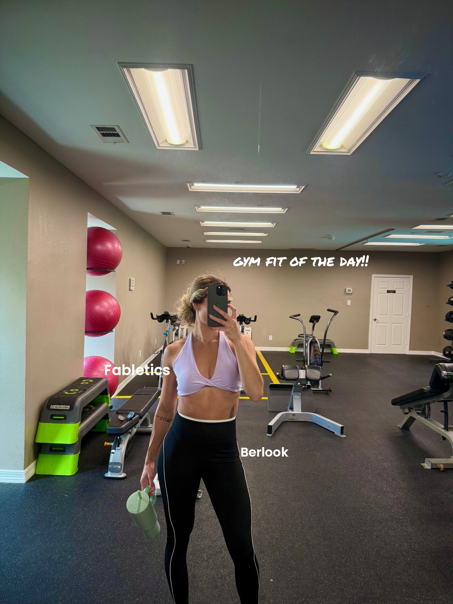 - top size small
- pants size xs 