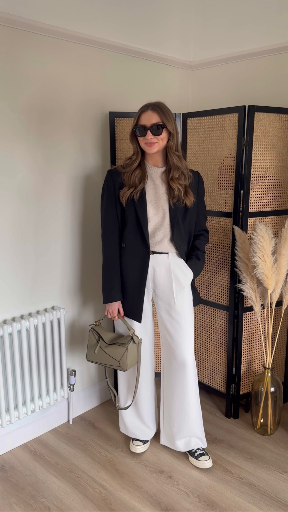 Styling the hardest working item in my wardrobe from last month…

Small in the & Other Stories Boxy Cashmere-Blend Jumper

34 in the Toteme black blazer

27reg in the Abercrombie premium crepe trousers (exact ones limited so have linked similar)

Rayban state-street sunglasses

Celine triomphe belt 

Converse chuck 70 hi-top

Loewe puzzle bag in artichoke green (colour and style no longer available so similar linked)
 


Smart casual outfit, cream trouser outfit, capsule wardrobe

#LTKeurope #LTKSeasonal #LTKstyletip