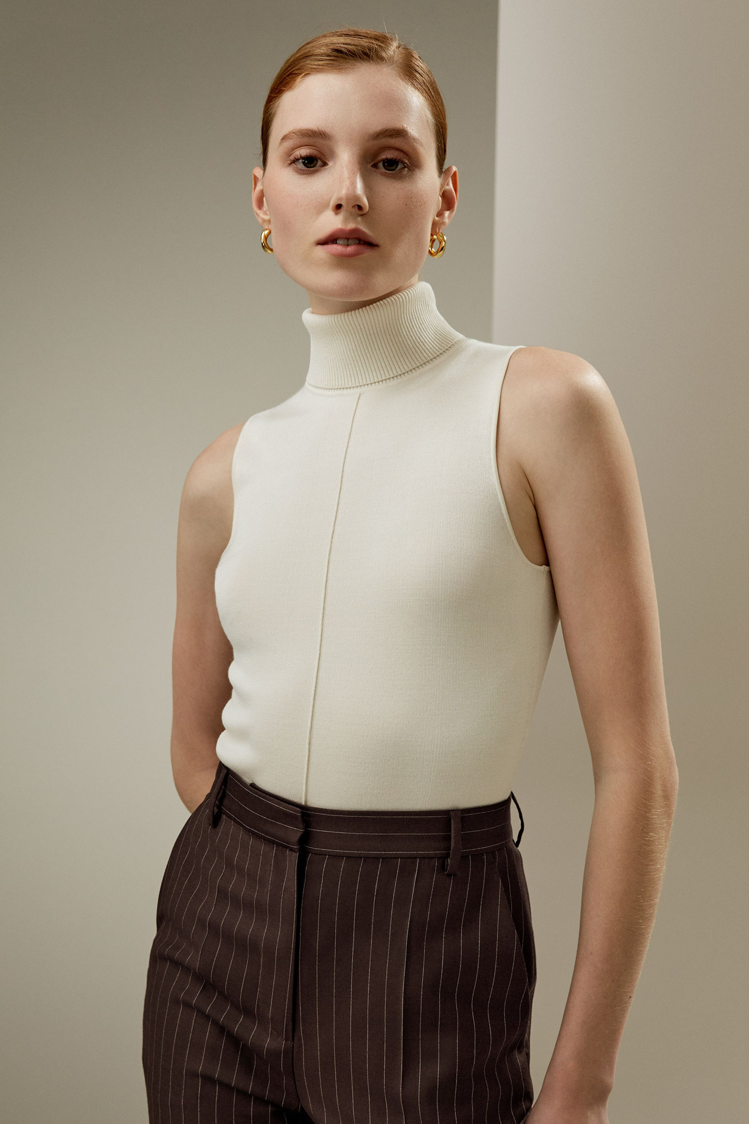 Silk Knitted Turtleneck Sleeveless Top | LilySilk