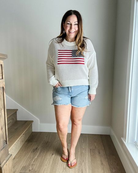 Midsize Americana Outfit

Fit Tips: Top tts, L // Shorts run small, 14

Summer  Memorial Day weekend  Memorial Day fashion  summer outfit  casual outfit  casual summer outfit  the recruiter mom  #LTKmidsize #LTKstyletip

#LTKSeasonal