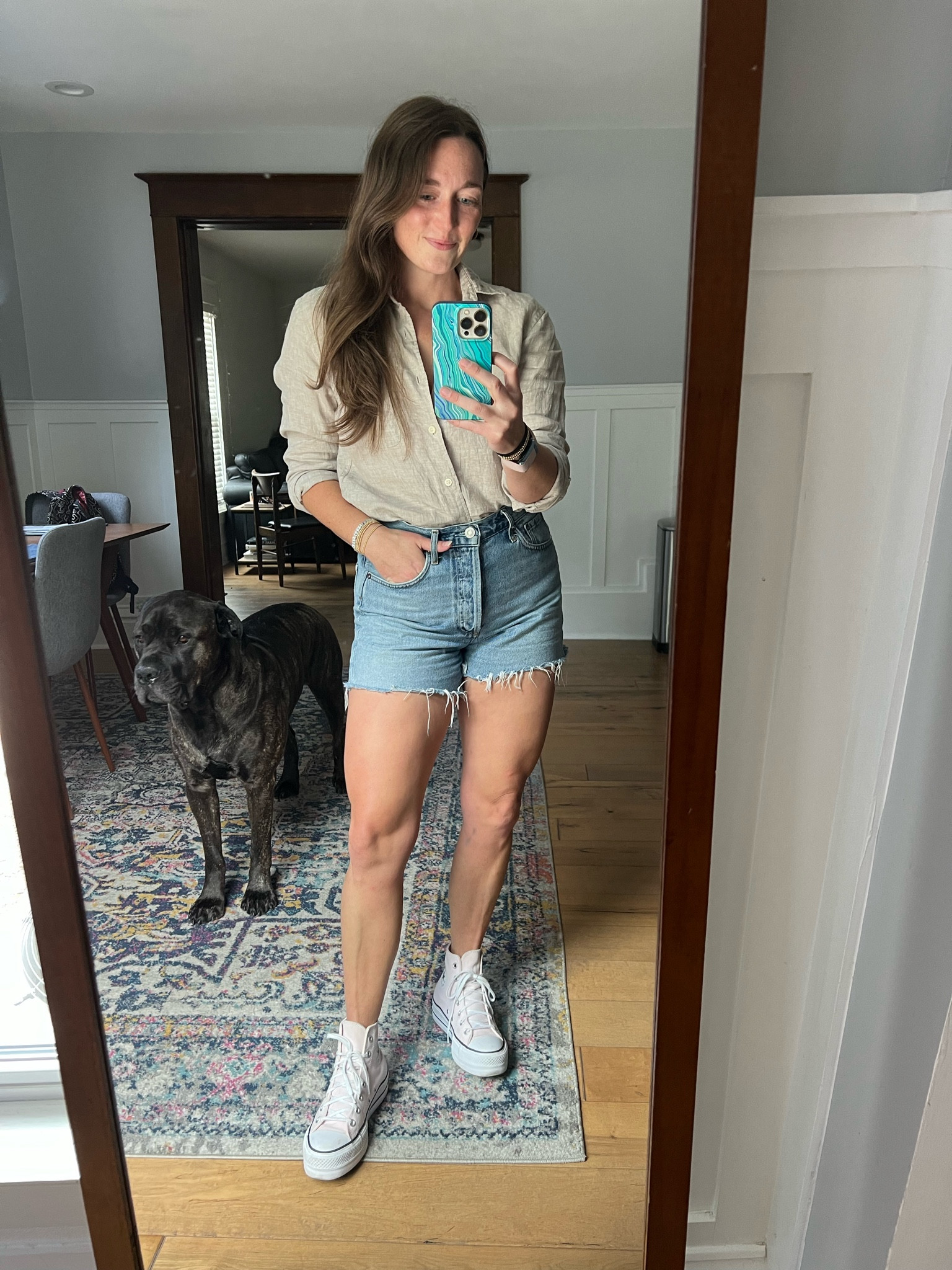Day 27 of 30. We missed a few days but we’re back. Wearing an old hand me down linen shirt, the AGOLDE Reese shorts and favorite platform converse. 