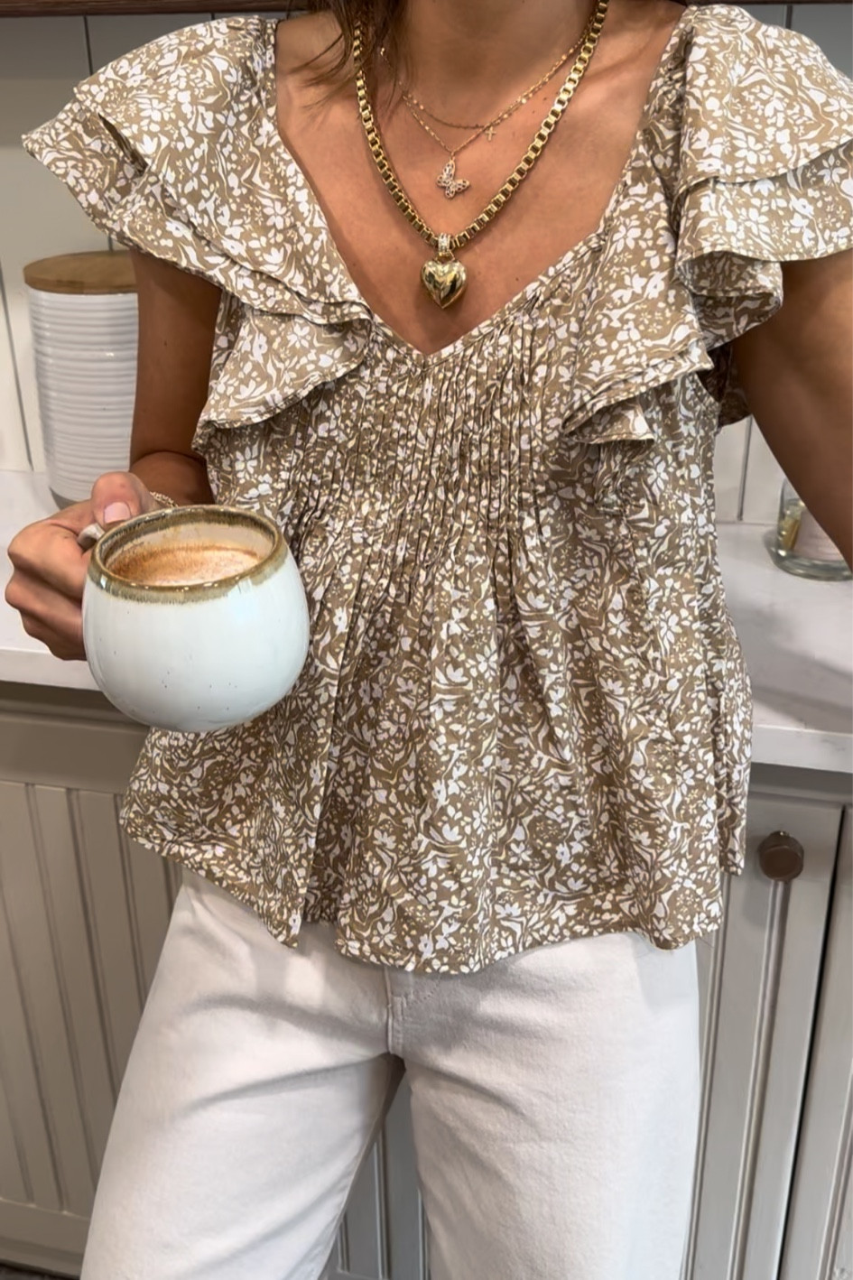 Target heart necklace
Butterfly necklace 
Top size XS
Pants size 0
Clogs size 7
Coffee mug set
Kitchen runner rug 

#target #coffee #laurabeverlin

#LTKSaleAlert #LTKFindsUnder100 #LTKFindsUnder50