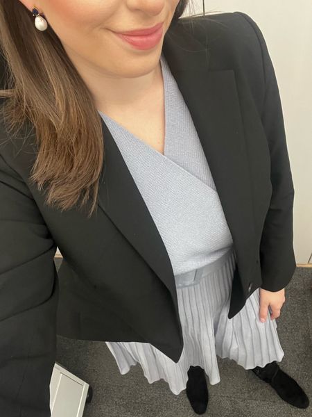 Sweater dress, workwear, office style, office outfit, business casual, business professional, suiting, suit jacket, law firm, spring workwear, spring office outfit, court, belted sweater dress, midi dresss

#LTKfindsunder100 #LTKworkwear #LTKSeasonal