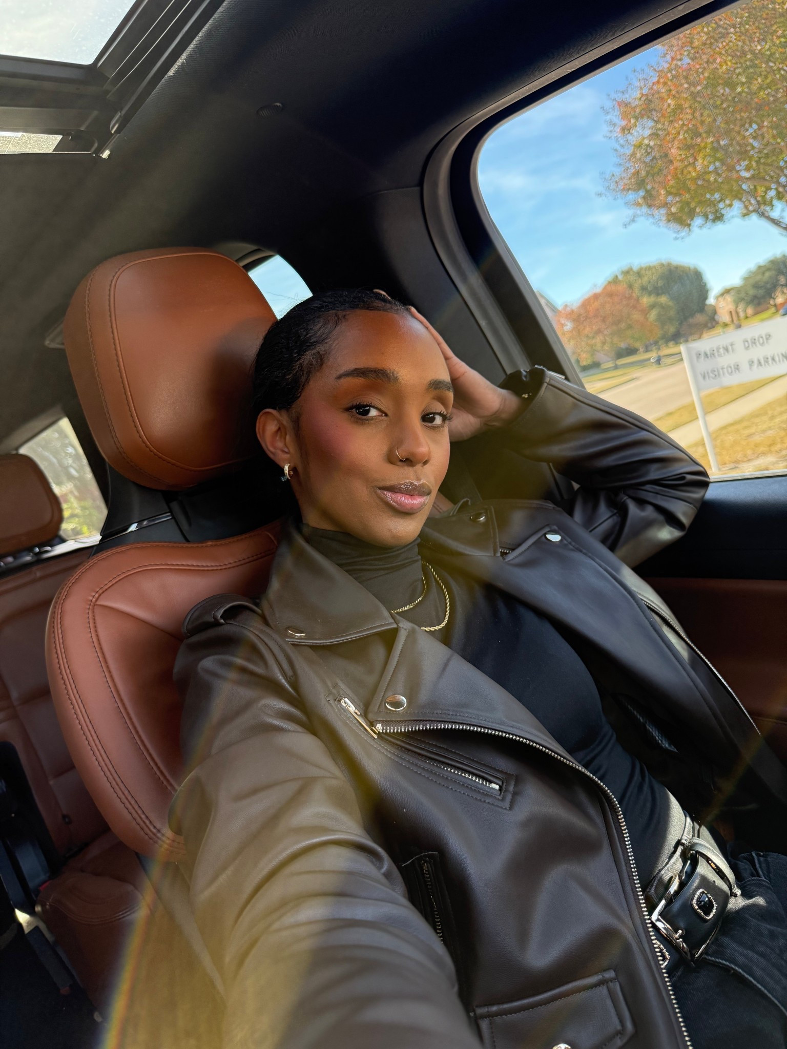Woke at 6am before school drop off and did my makeup with just a night light and put on a cute simple fall outfit. 🙌🫣🥰

#LTKmorningroutine #LTKfitnessgoals #LTKBeauty