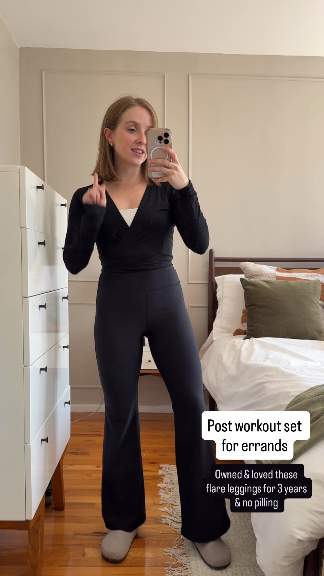 40% off old navy active 
Powersoft flare leggings small petite
Wrap ballet top small
Great to throw on post workout

#LTKootd #LTKSaleAlert #LTKPetite