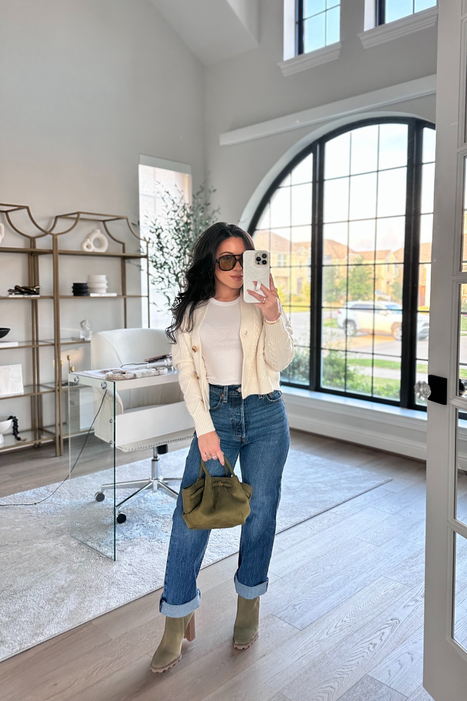 Nsale styled look still in stock.

Madewell cropped cardigan size xxs
Karl Lagerfeld boots size 5
Levi’s ribcage straight jeans size 23
Ribbed Racerback tank size xs
Olive green faux suede bag
Aire sunglasses

#Nsale, Nsale 2024, Nordstrom anniversary sale, fall outfit, transitional outfit

#LTKFindsUnder100 #LTKStyleTip #LTKxNSale