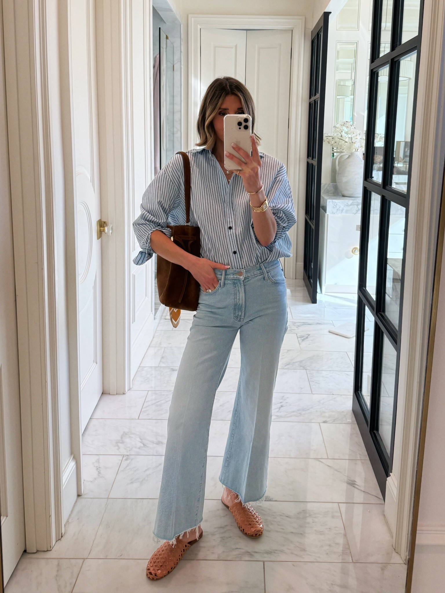 New jeans for spring. Love this wash! Fit tts I'm wearing size 25 fit tts 