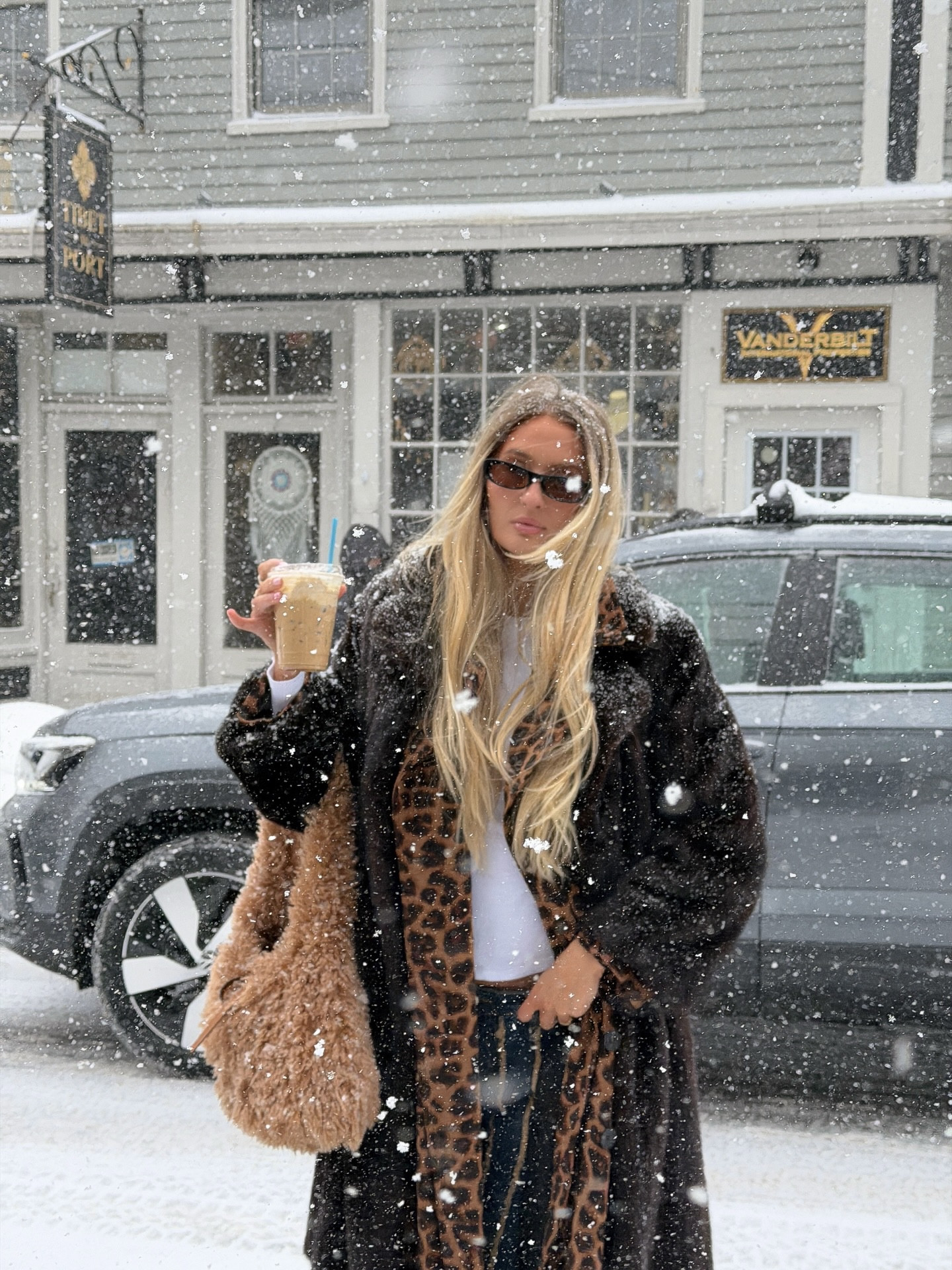 winter, I love u right back 

#newportri #winterlayers #winterstyleinspo #layeringideas #pinterestgirlaesthetic