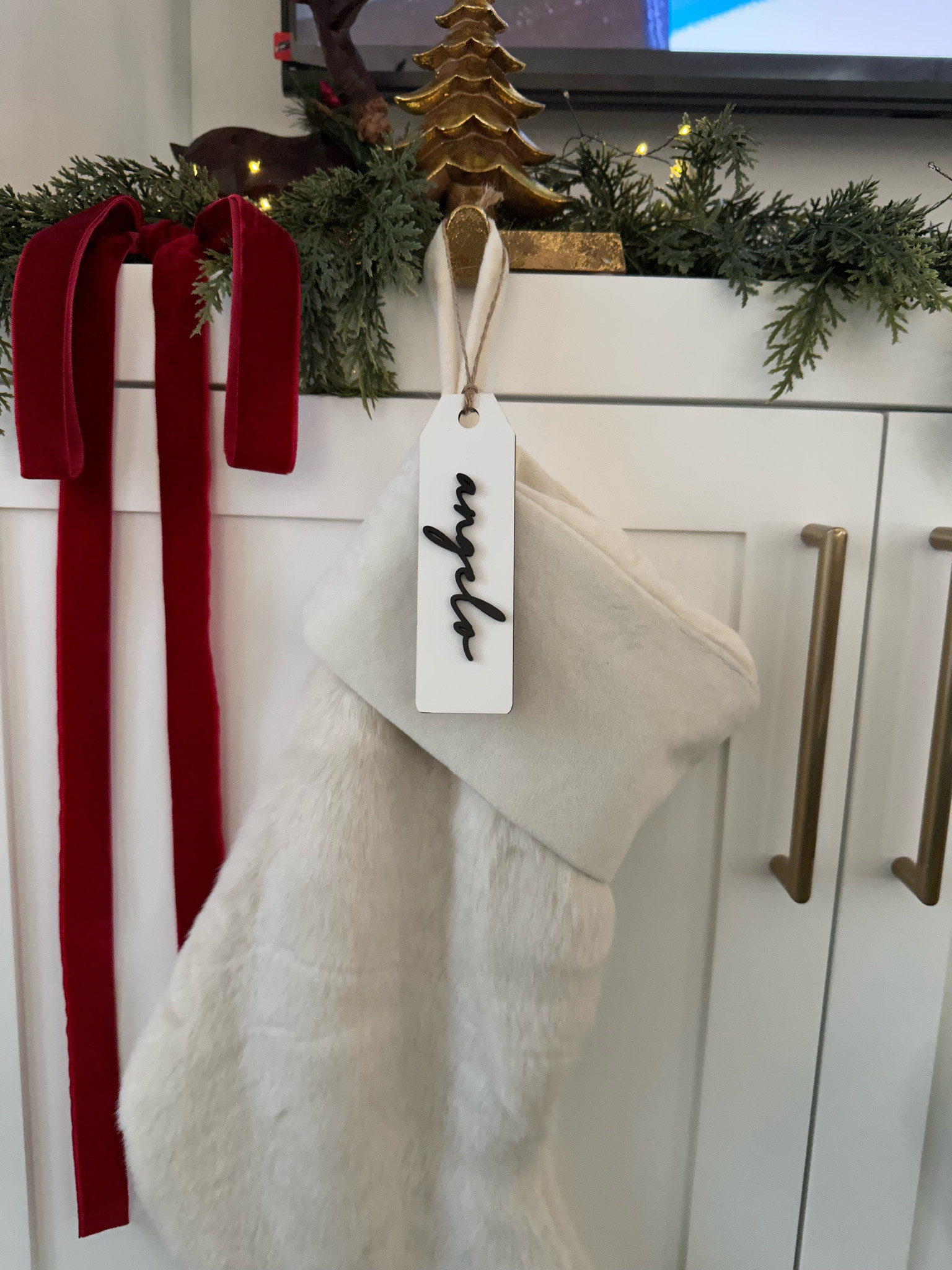 Christmas mantle 🎄🎅🏼


Stockings, Christmas, Christmas, decorations, stocking holder, stocking tags, garland, Christmas garland, Christmas tree 

#LTKHome #LTKSaleAlert #LTKHoliday