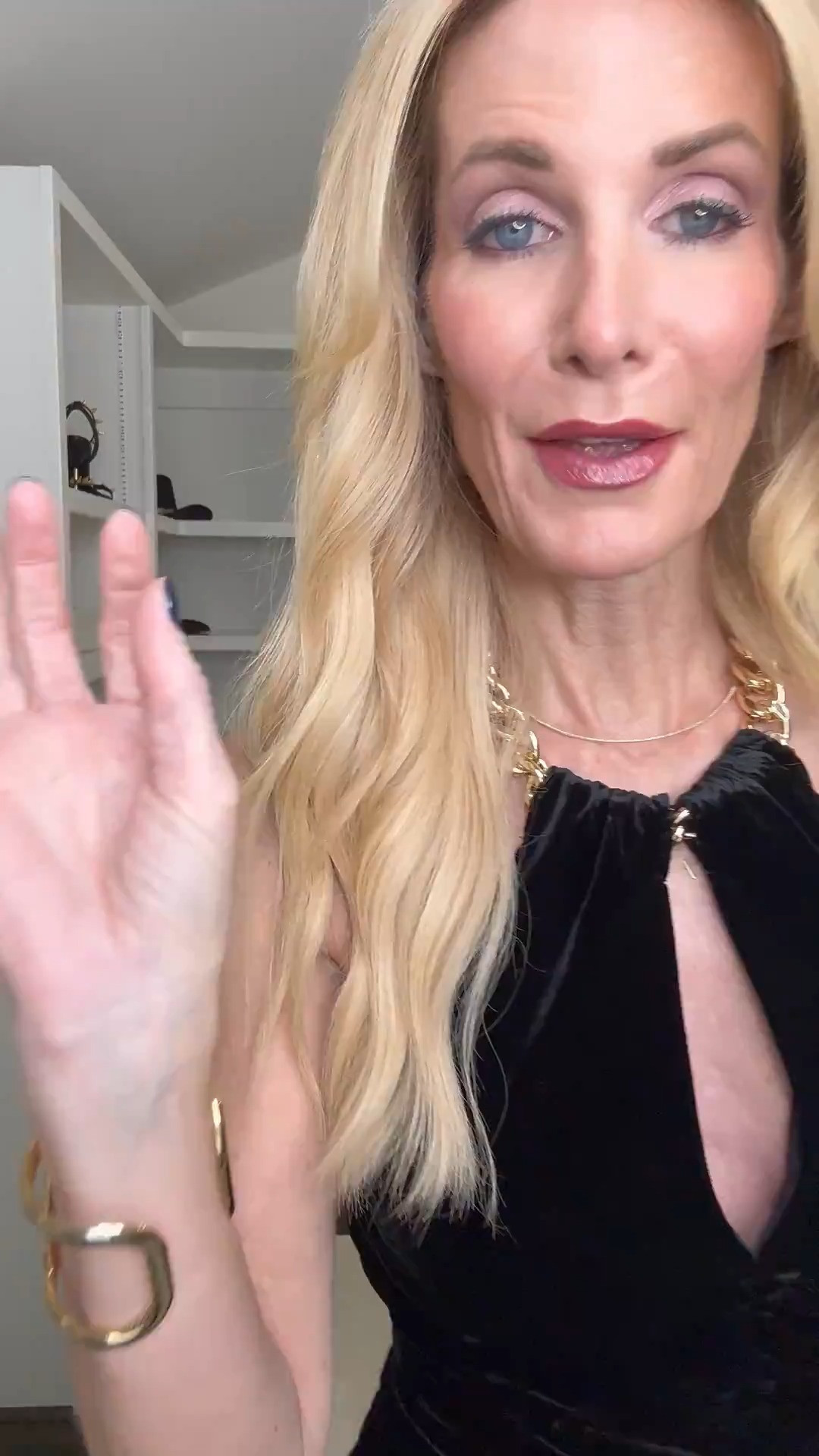 Loving this gorgeous black velvet dress by Veronica Beard that I found at Nordstrom Rack! It’s so flattering and the fit is perfection! It runs tts, I’m wearing a size 0 

 

#LTKHoliday #LTKOver40 #LTKSaleAlert